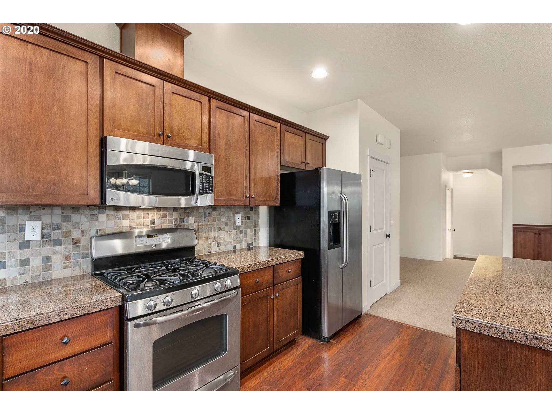 Photo #2: 19650632 Listing 