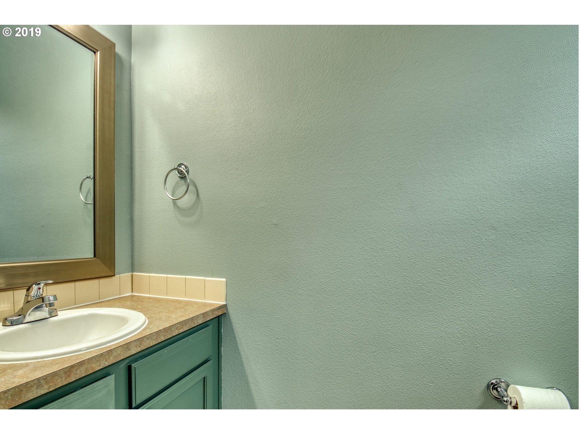 Photo #3: 19653391 Listing 