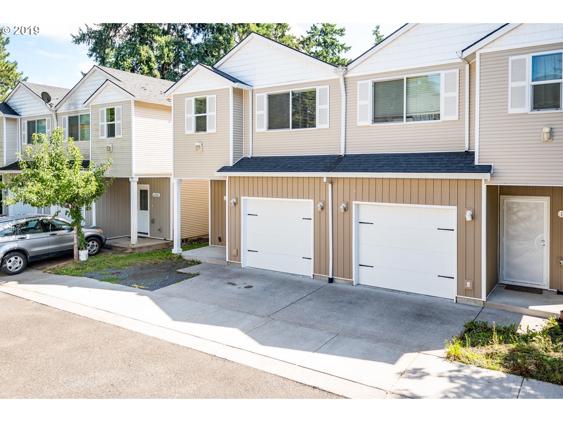 Photo #4: 19669660 Listing 