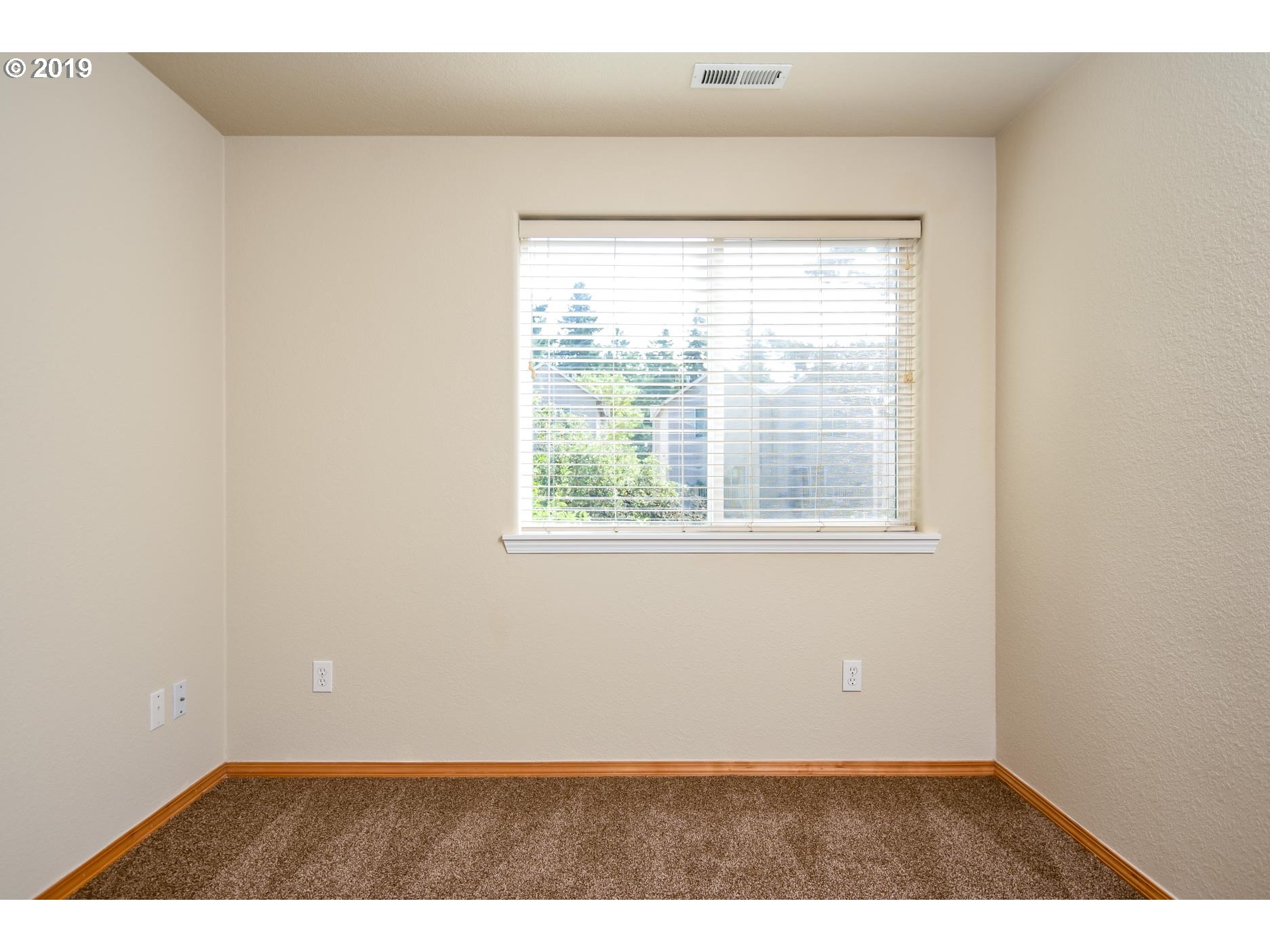 Photo #3: 19669660 Listing 