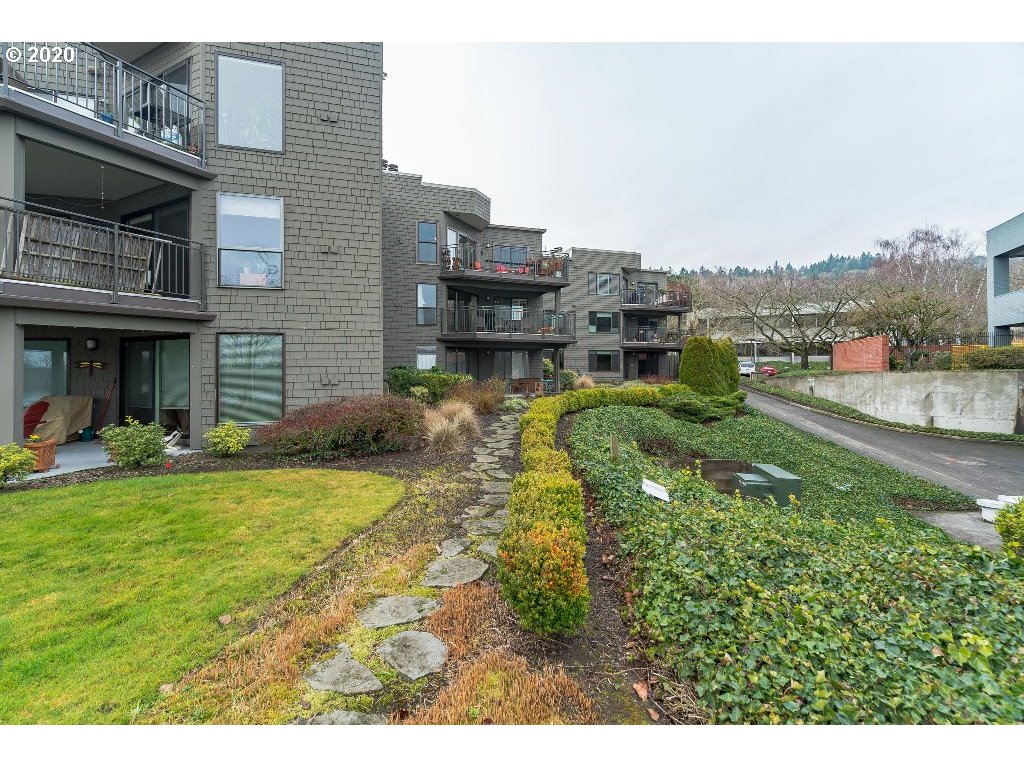 Photo #2: 19670184 Listing 