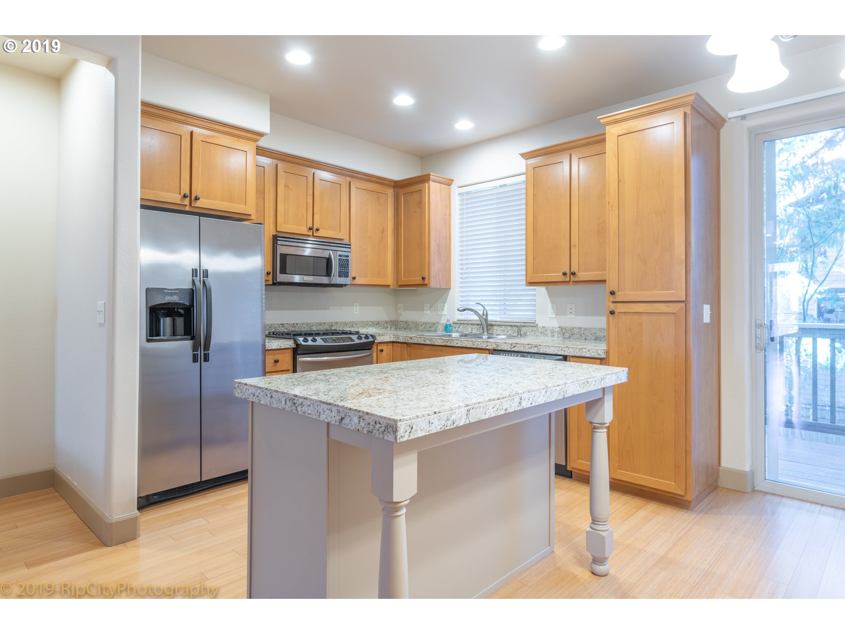Photo #5: 19683107 Listing 