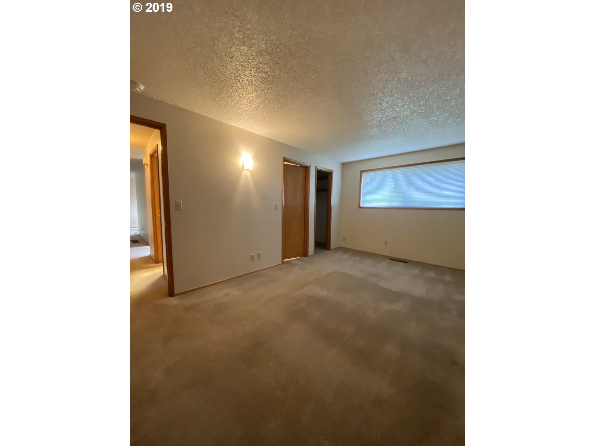 Photo #4: 19691656 Listing 
