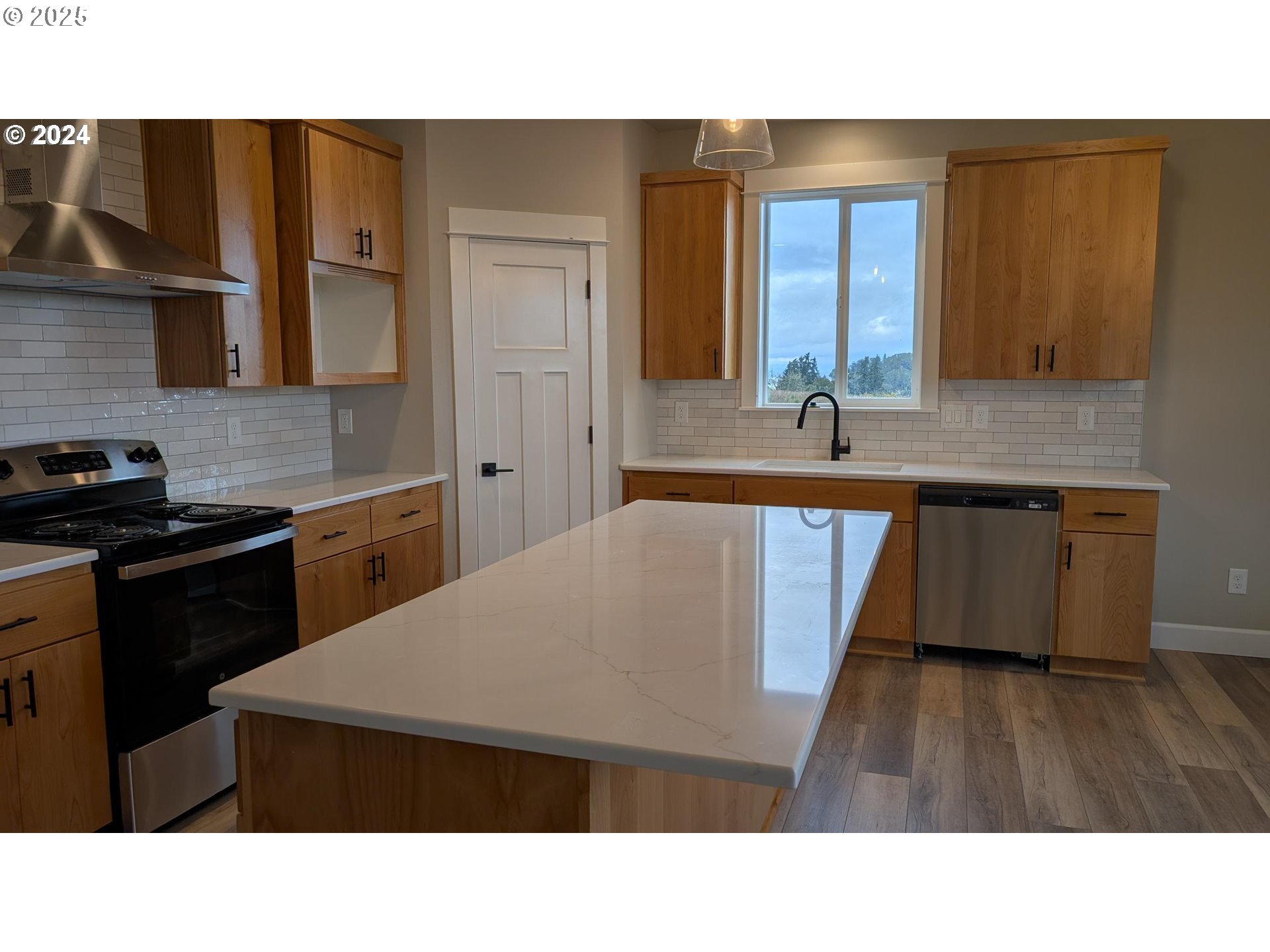 16575 SE WOODLAND HEIGHTS RD, Amity, OR, 97101