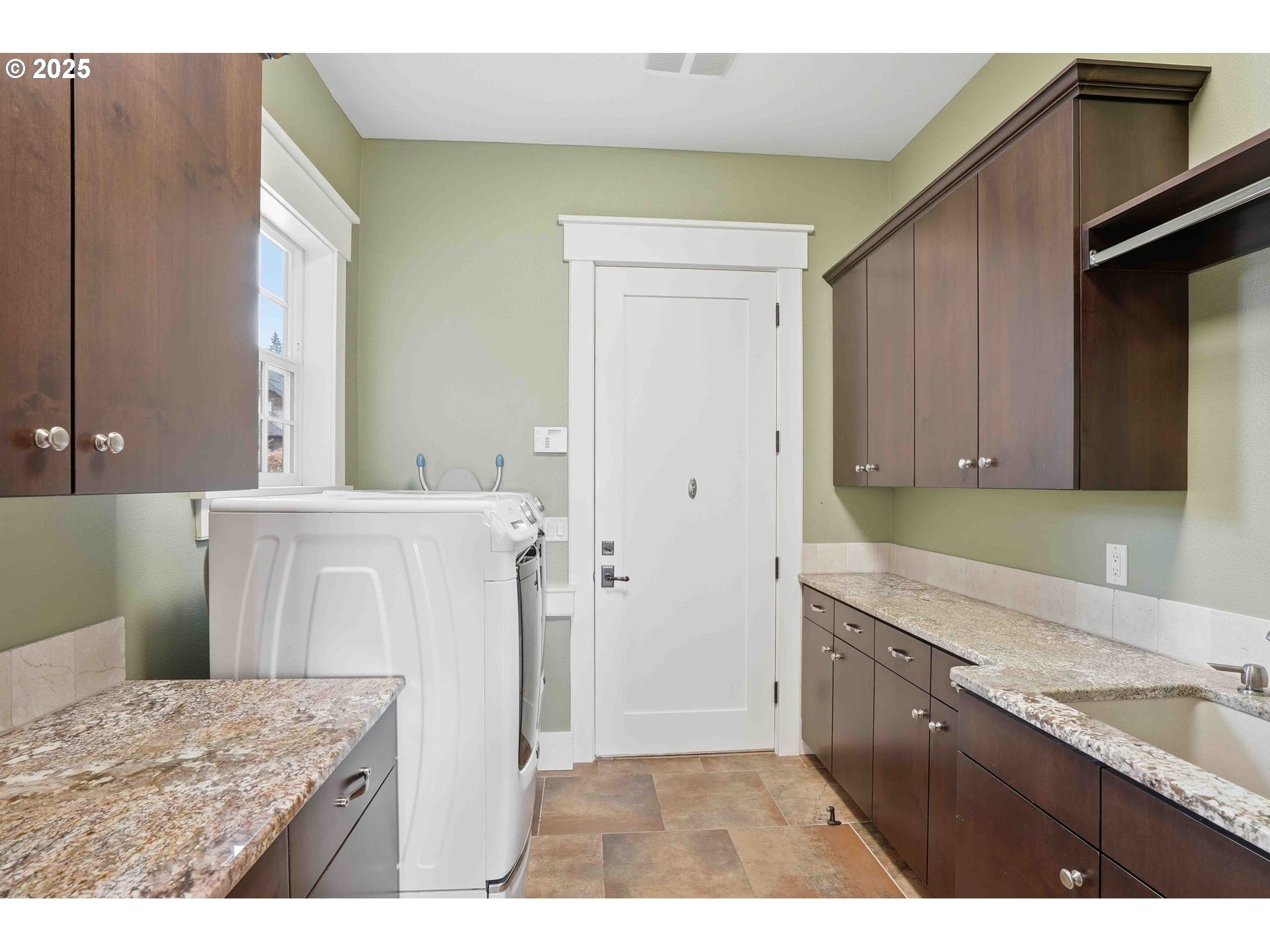 1016 SE 64TH CT, Vancouver, 4 Bedrooms Bedrooms, ,4.3 BathroomsBathrooms,Residential,For Sale,64TH,0,197645566