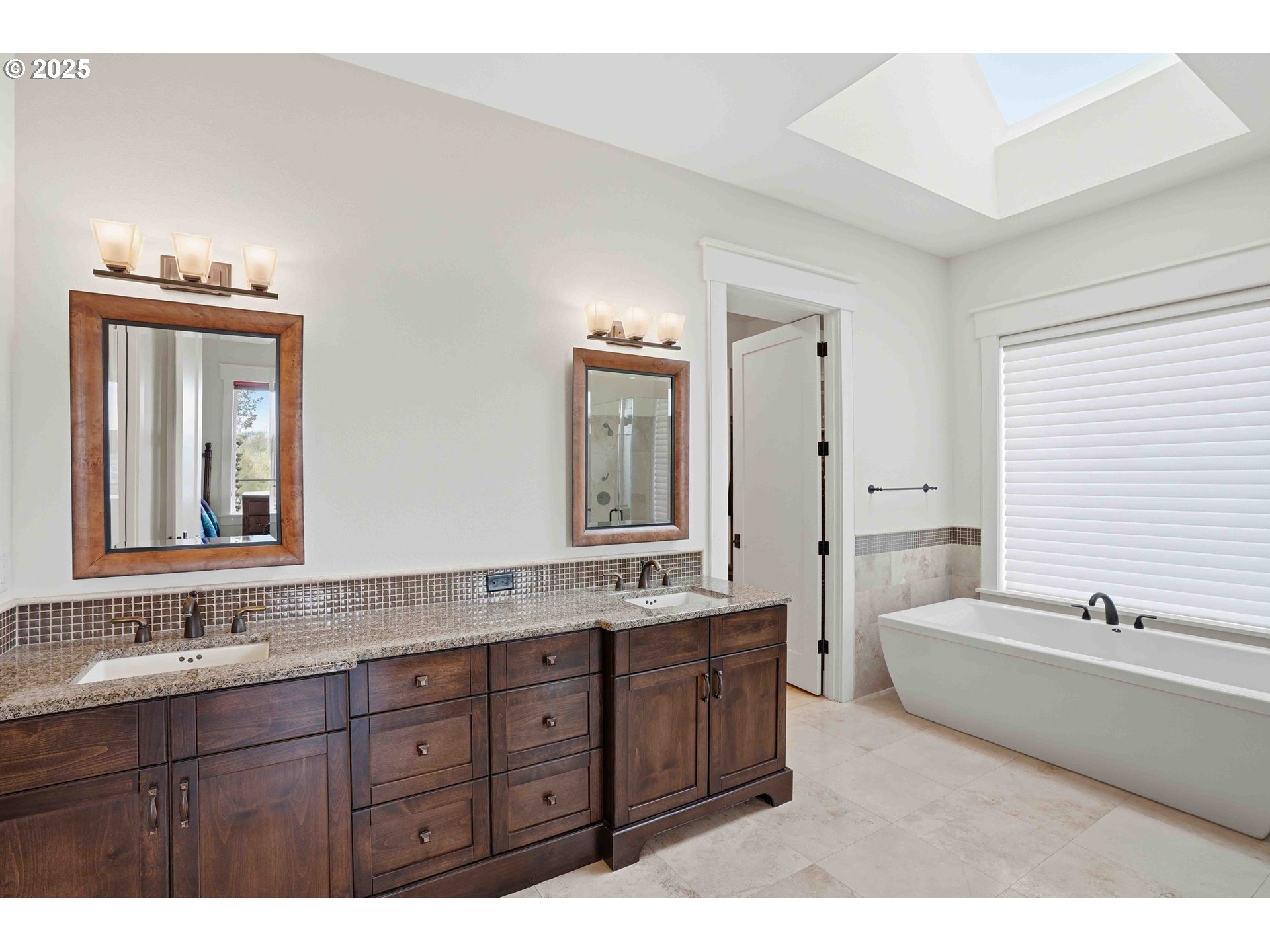 1016 SE 64TH CT, Vancouver, 4 Bedrooms Bedrooms, ,4.3 BathroomsBathrooms,Residential,For Sale,64TH,0,197645566