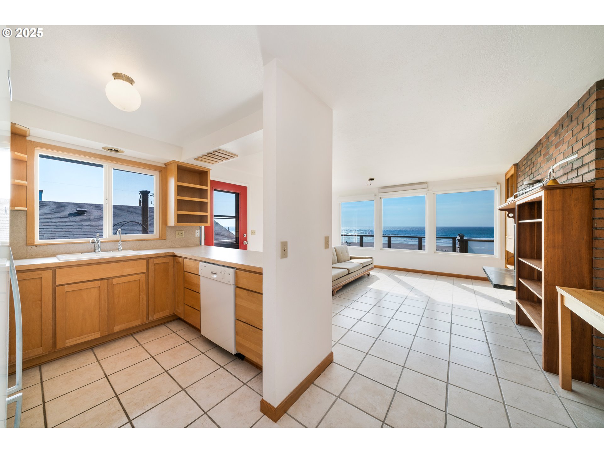 640 OCEAN RD, Manzanita, OR, 97130