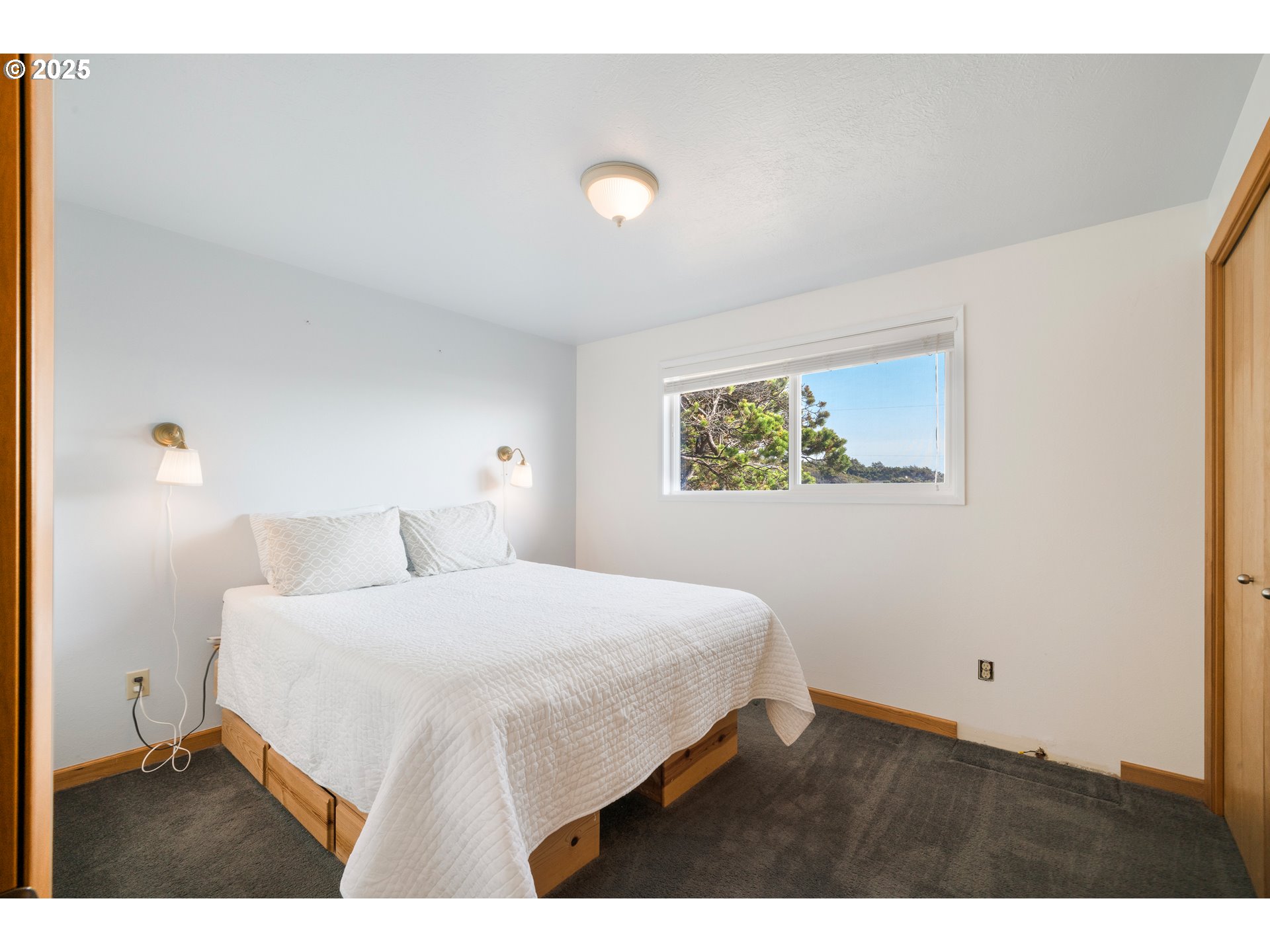 640 OCEAN RD, Manzanita, OR, 97130