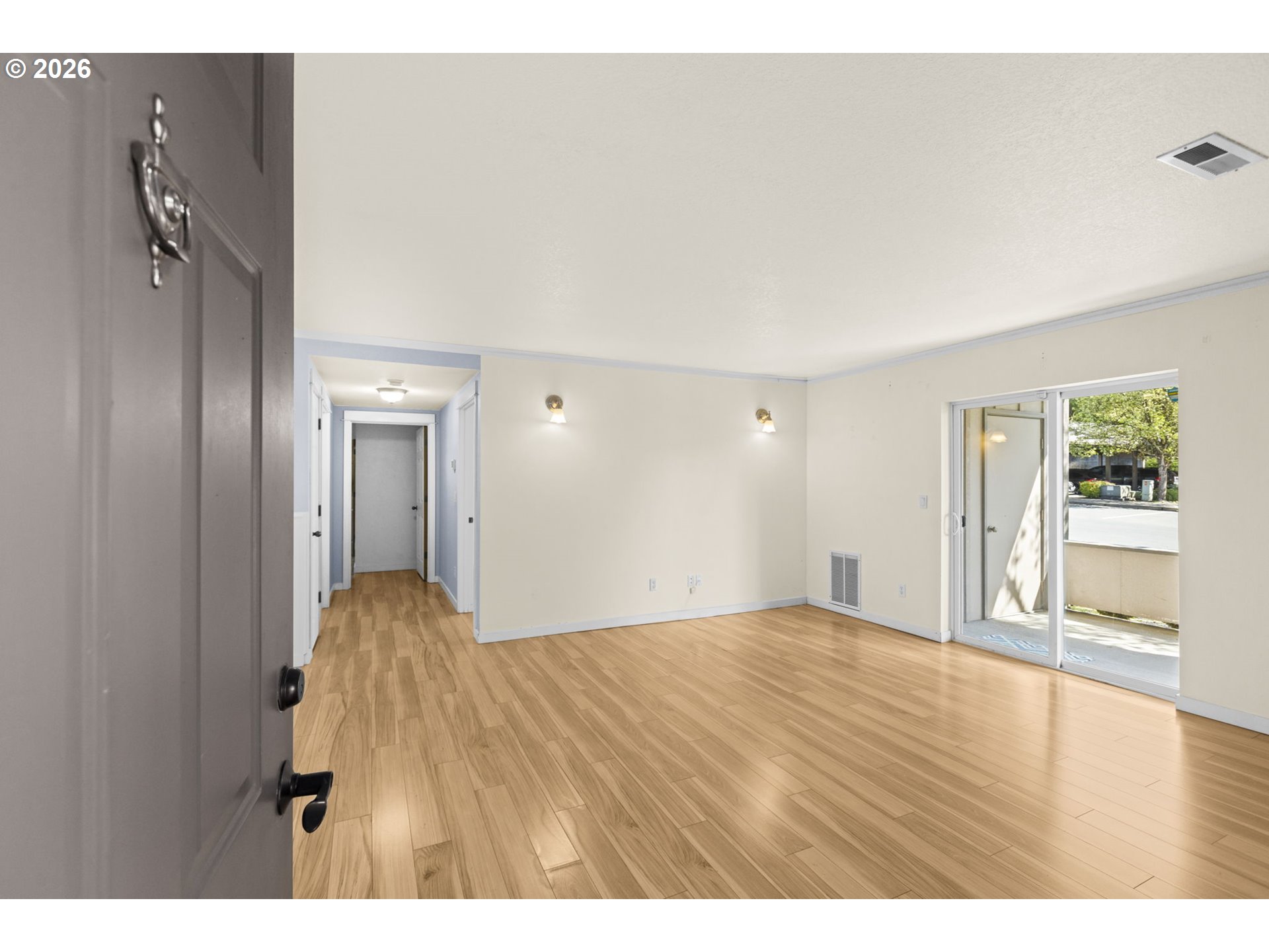 Photo #5: 197748233 Listing: Photo #5