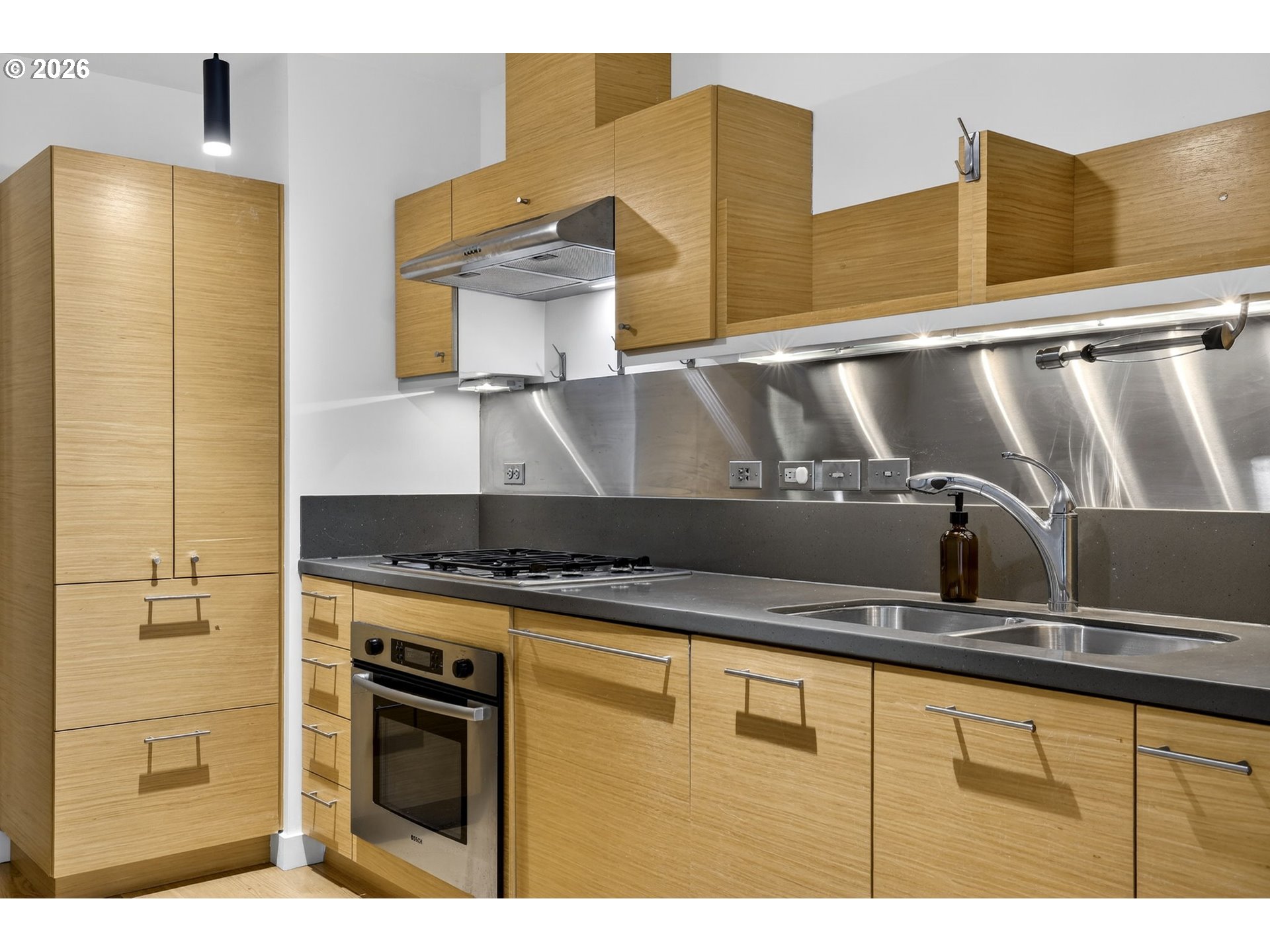 Photo #5: 197878903 Listing: Photo #5