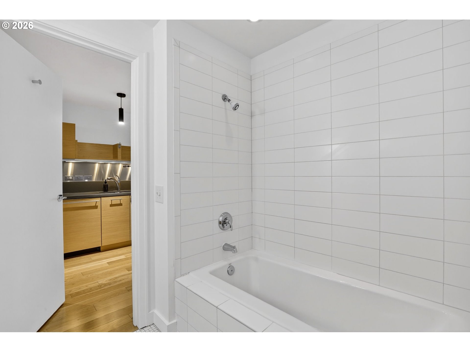 Photo #14: 197878903 Listing: Photo #14