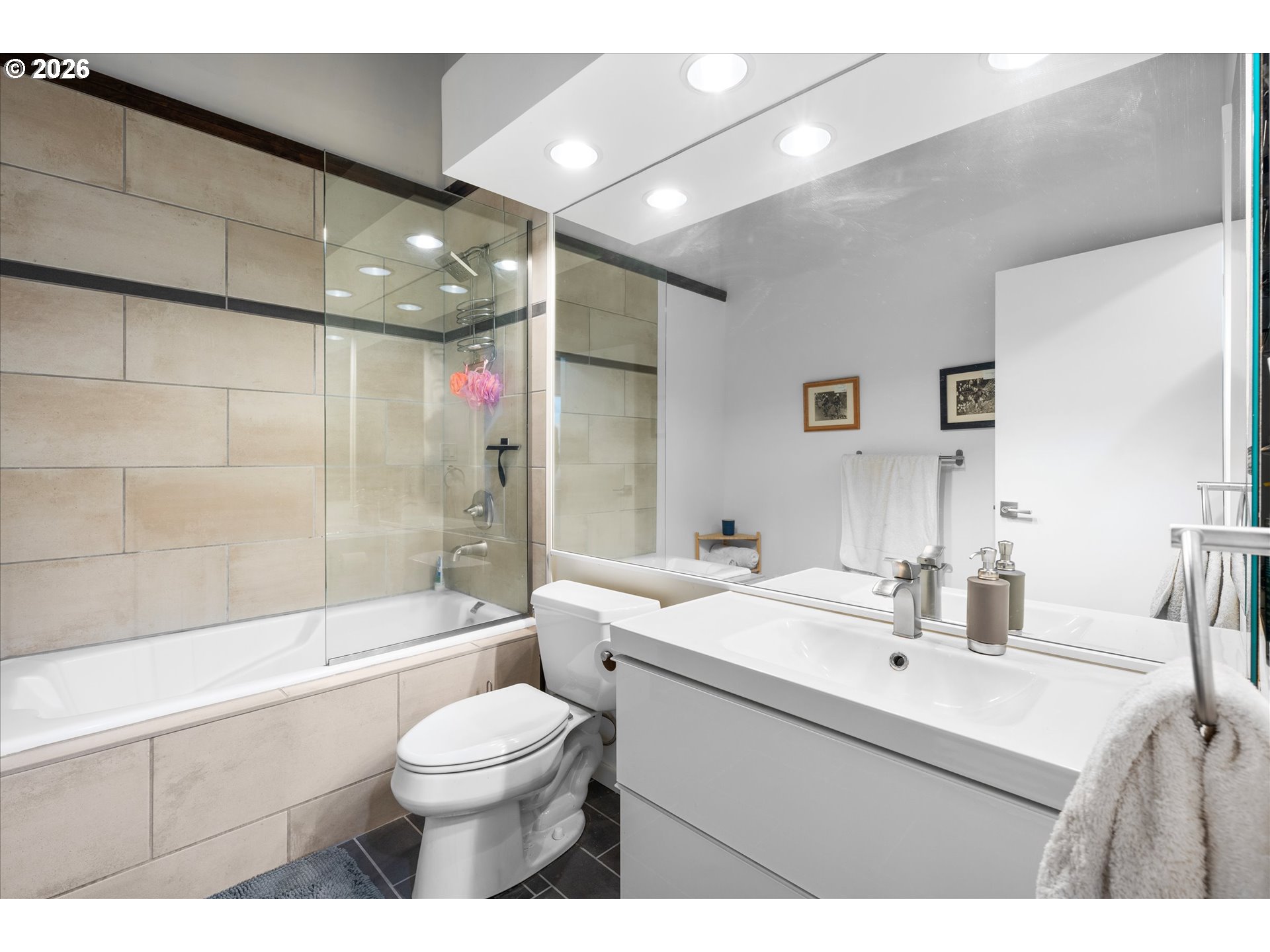 Photo #15: 197954694 Listing: Photo #15