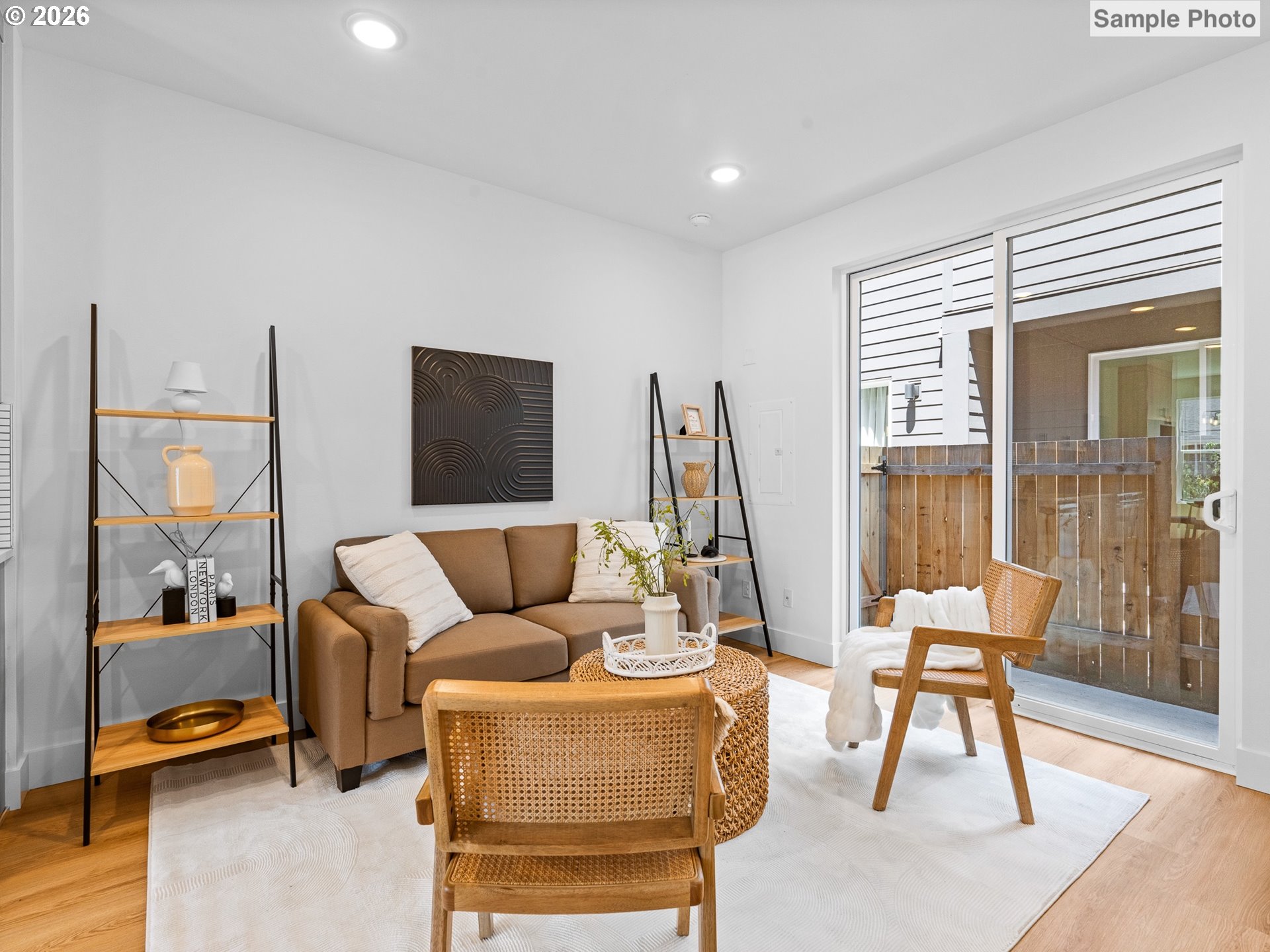 Photo #4: 199367445 Listing: Photo #4