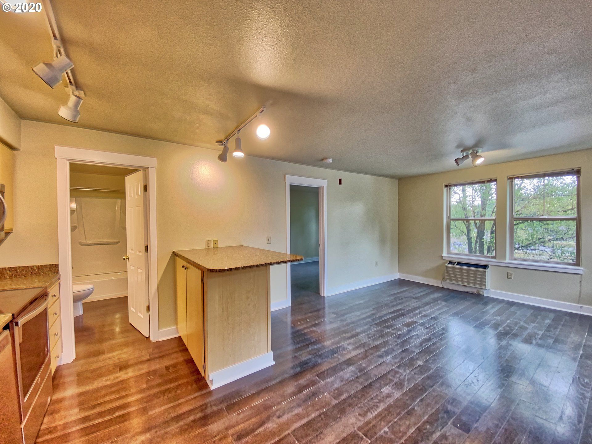 Photo #3: 20002284 Listing 