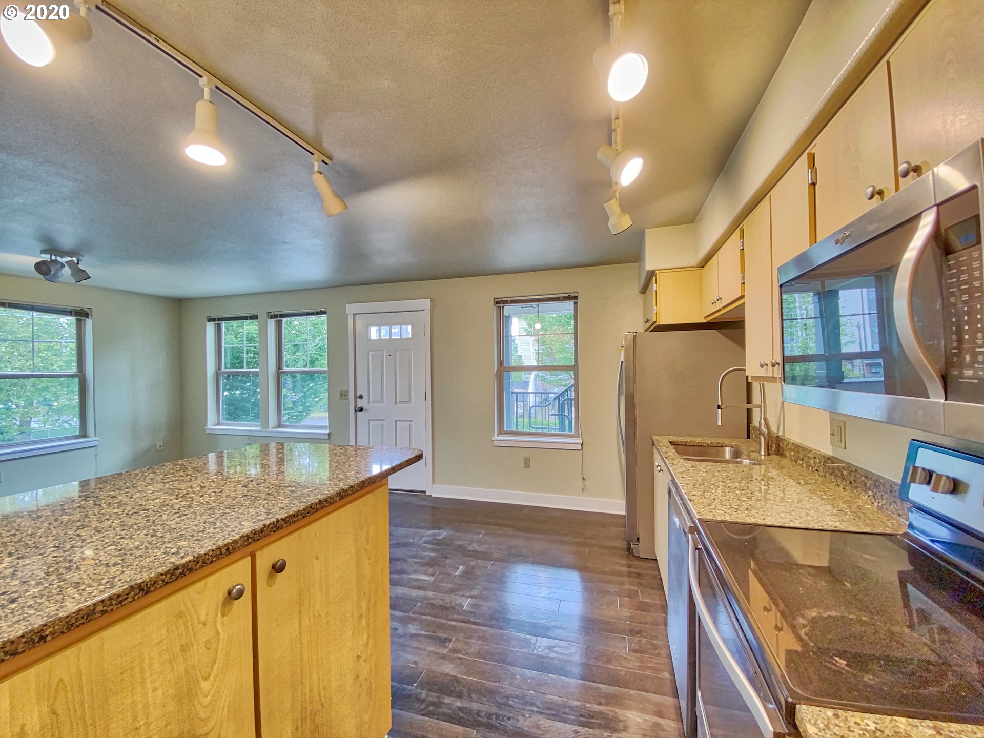 Photo #4: 20002284 Listing 