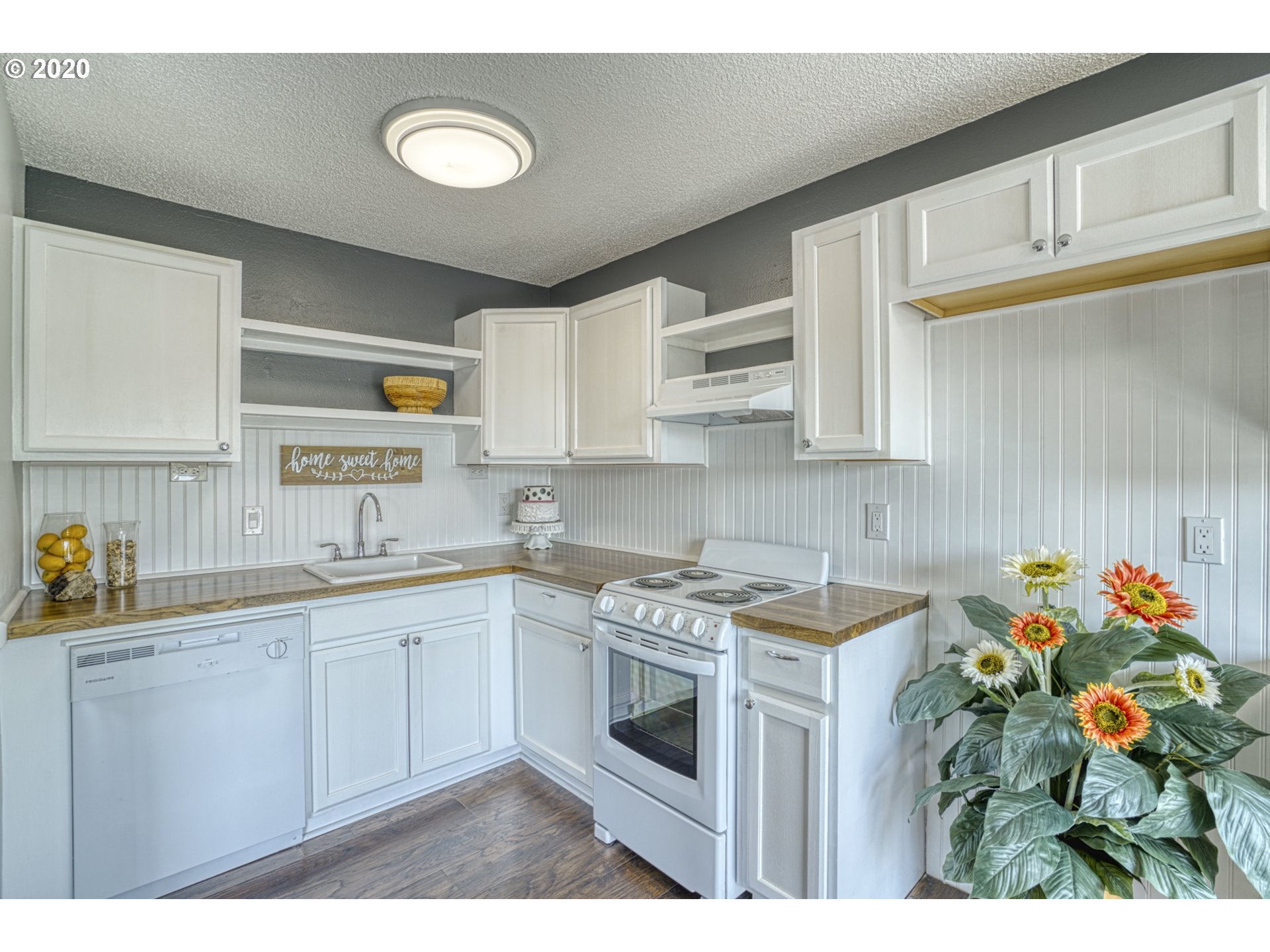 Photo #3: 20002460 Listing 