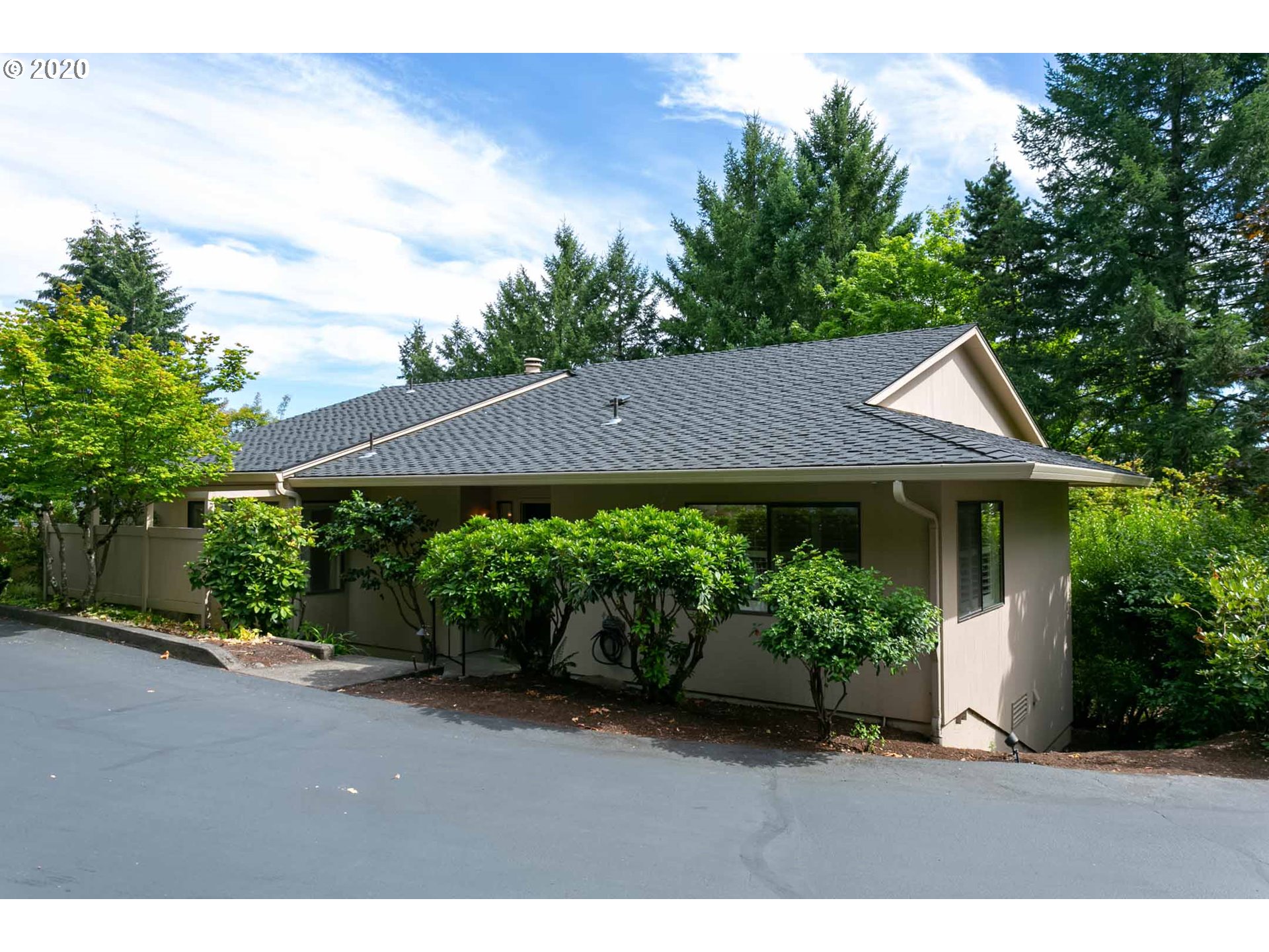 Photo #2: 20003348 Listing 