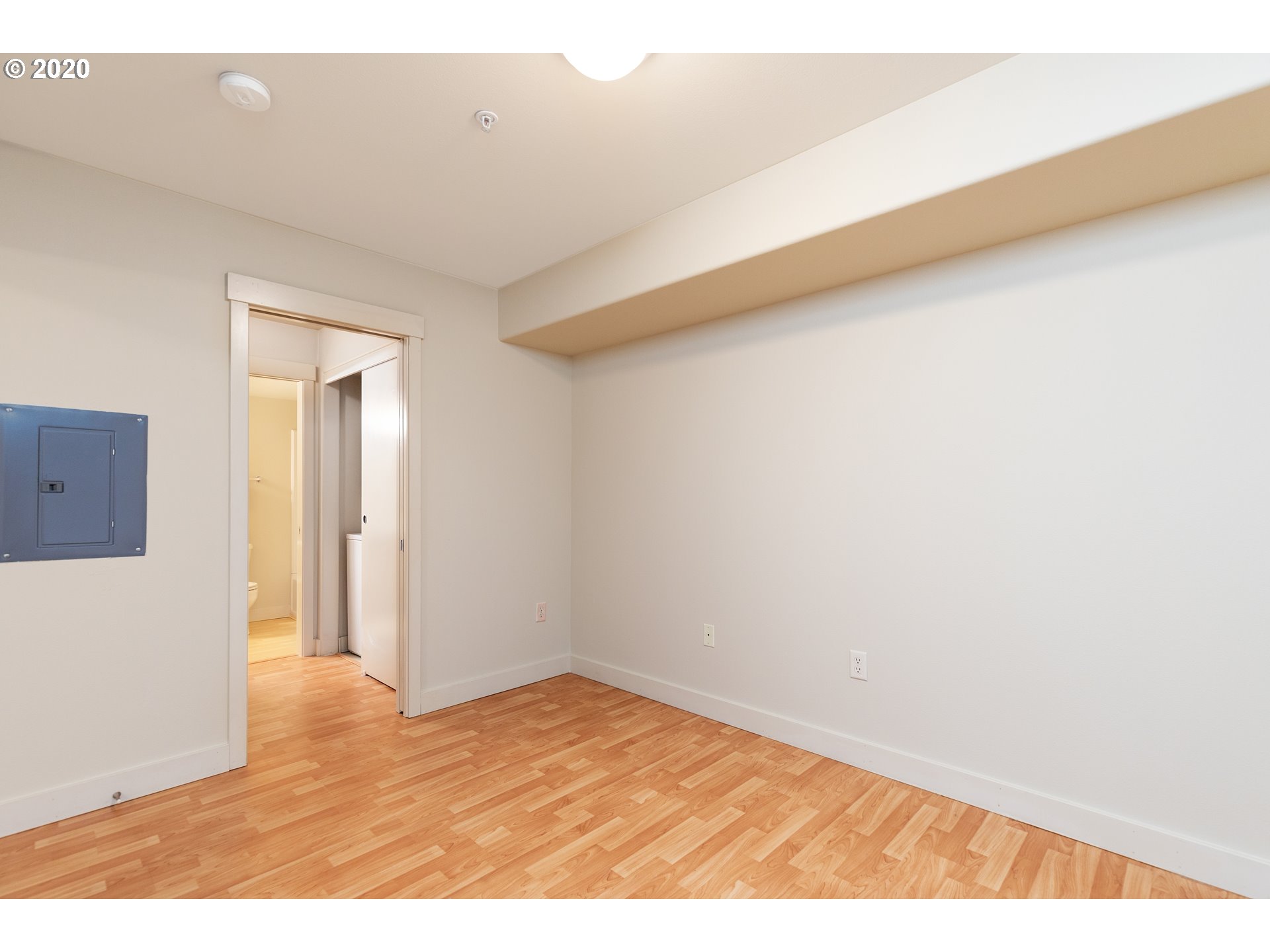 Photo #6: 20004923 Listing 