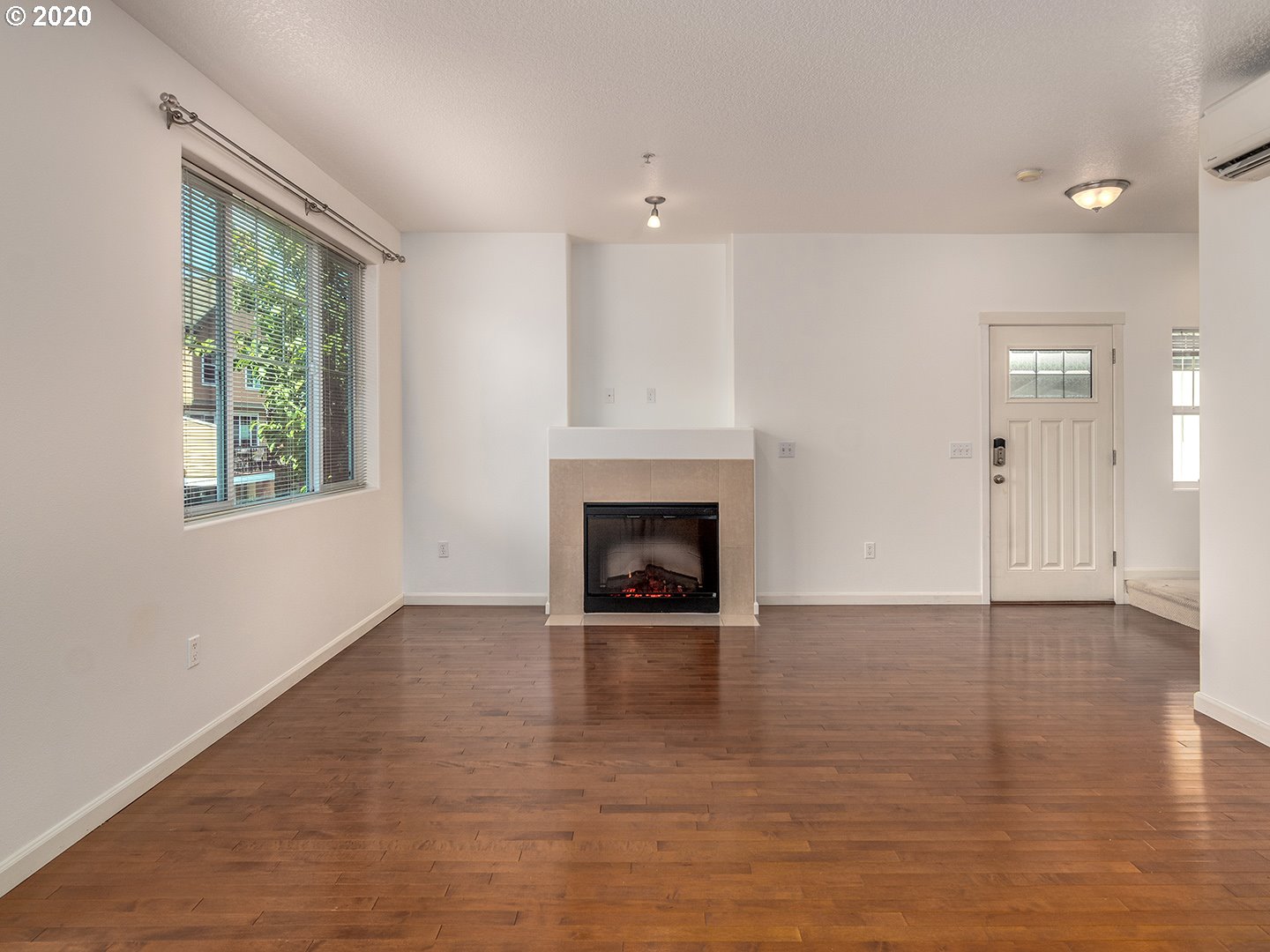 Photo #3: 20005295 Listing 