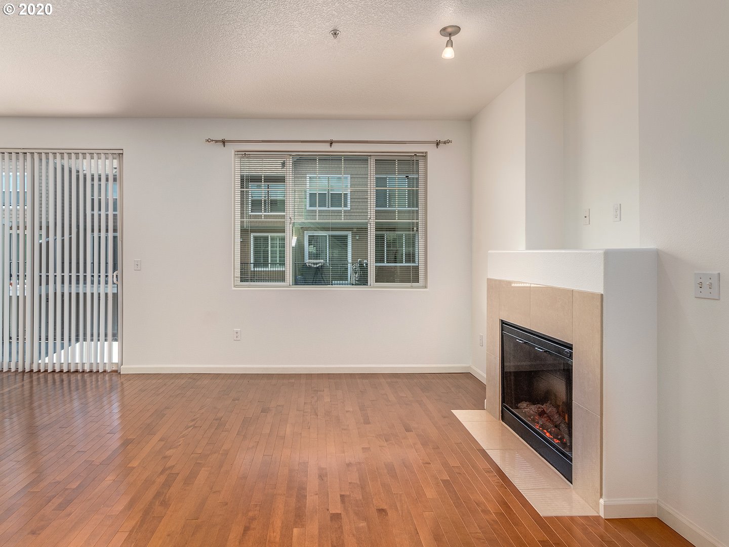 Photo #5: 20005295 Listing 