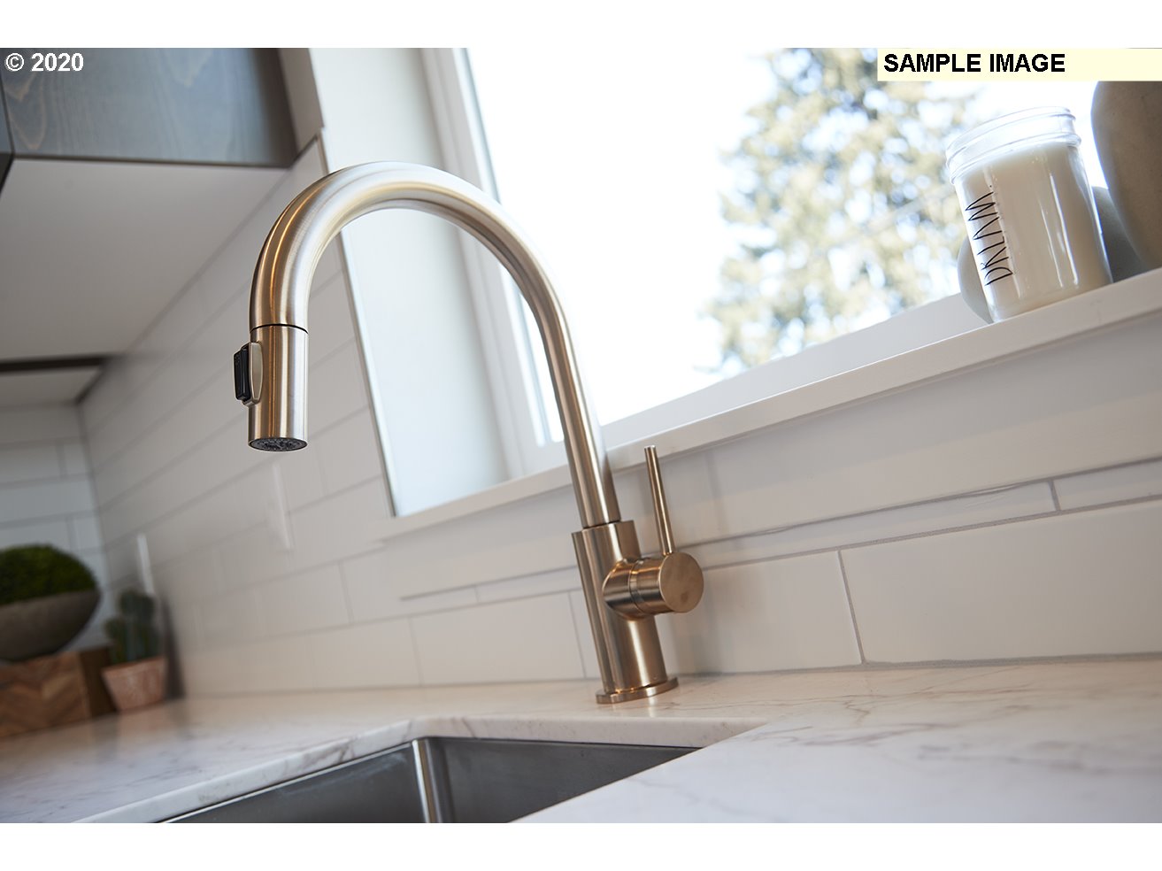 Photo #13: 20012011 Listing: Photo #13