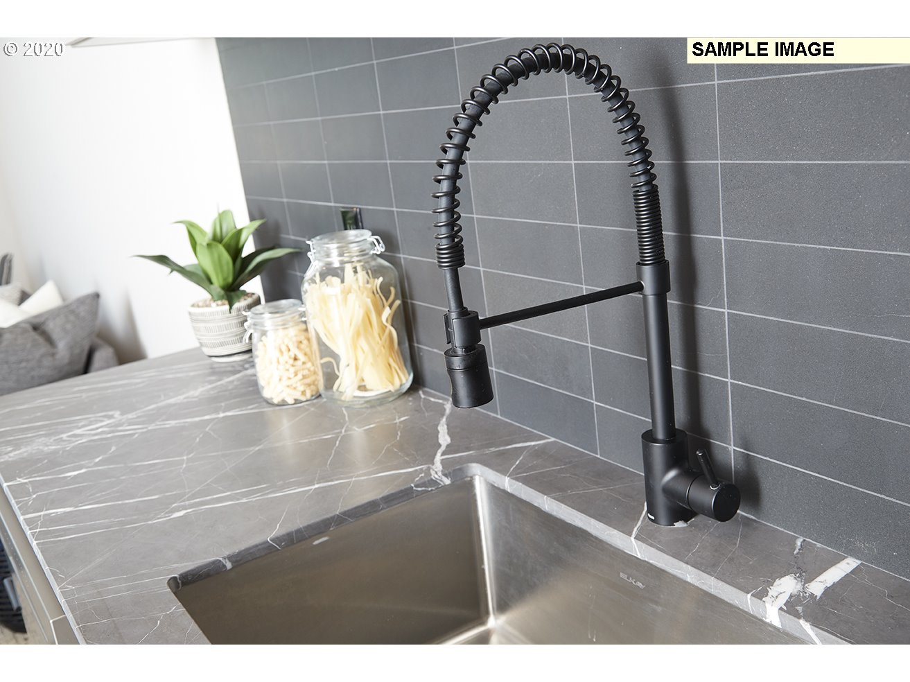 Photo #19: 20012011 Listing: Photo #19