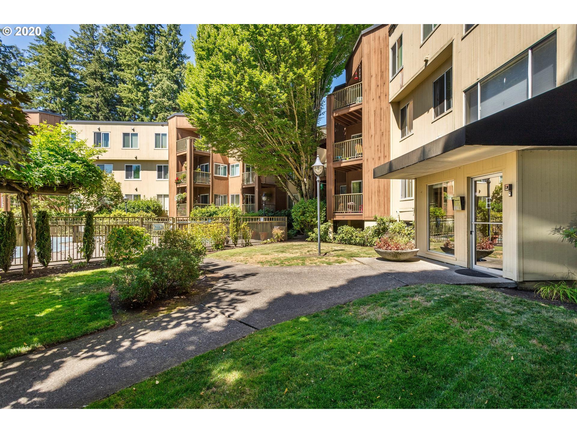 Photo #2: 20012268 Listing 
