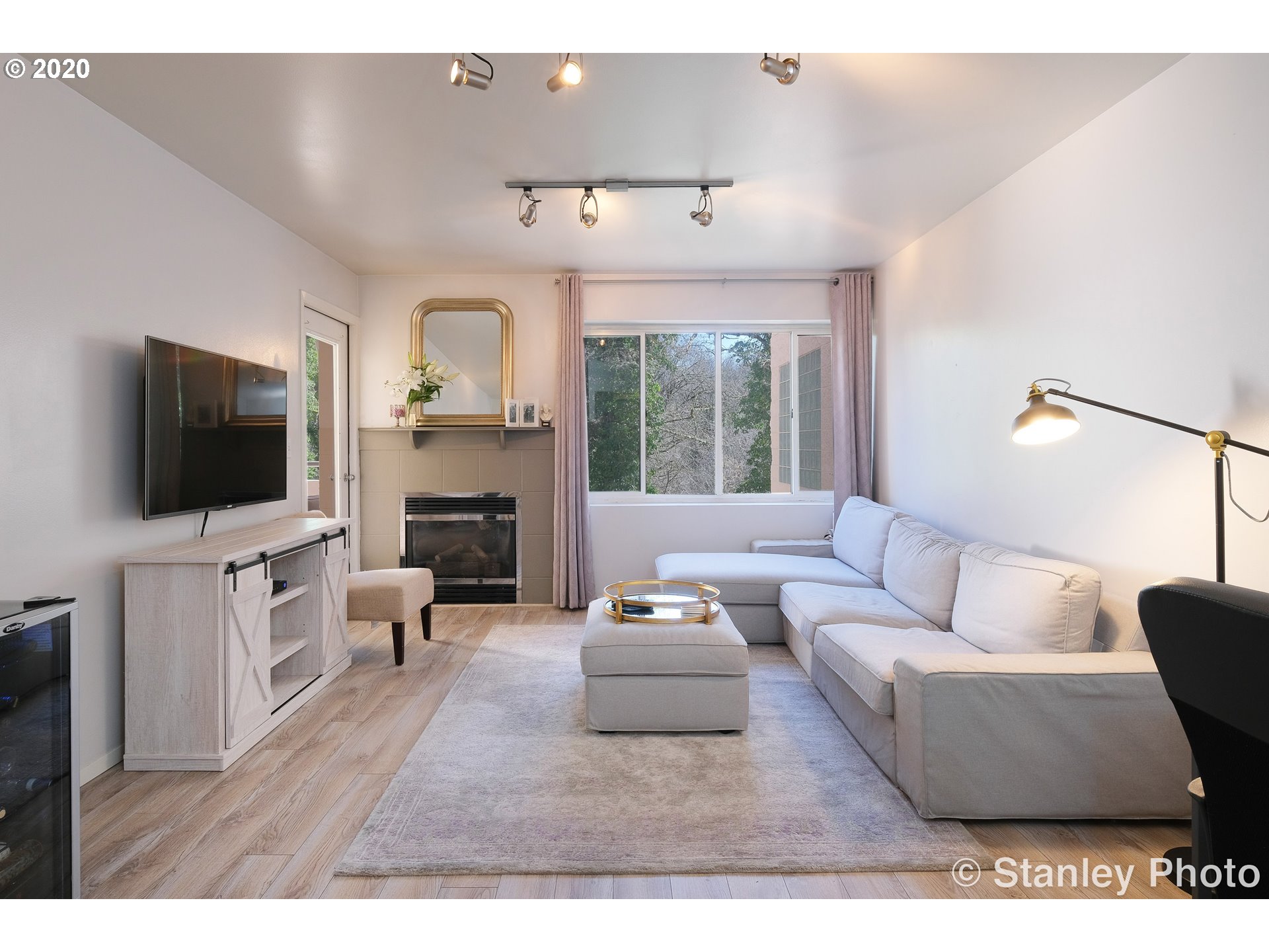 Photo #4: 20017896 Listing 