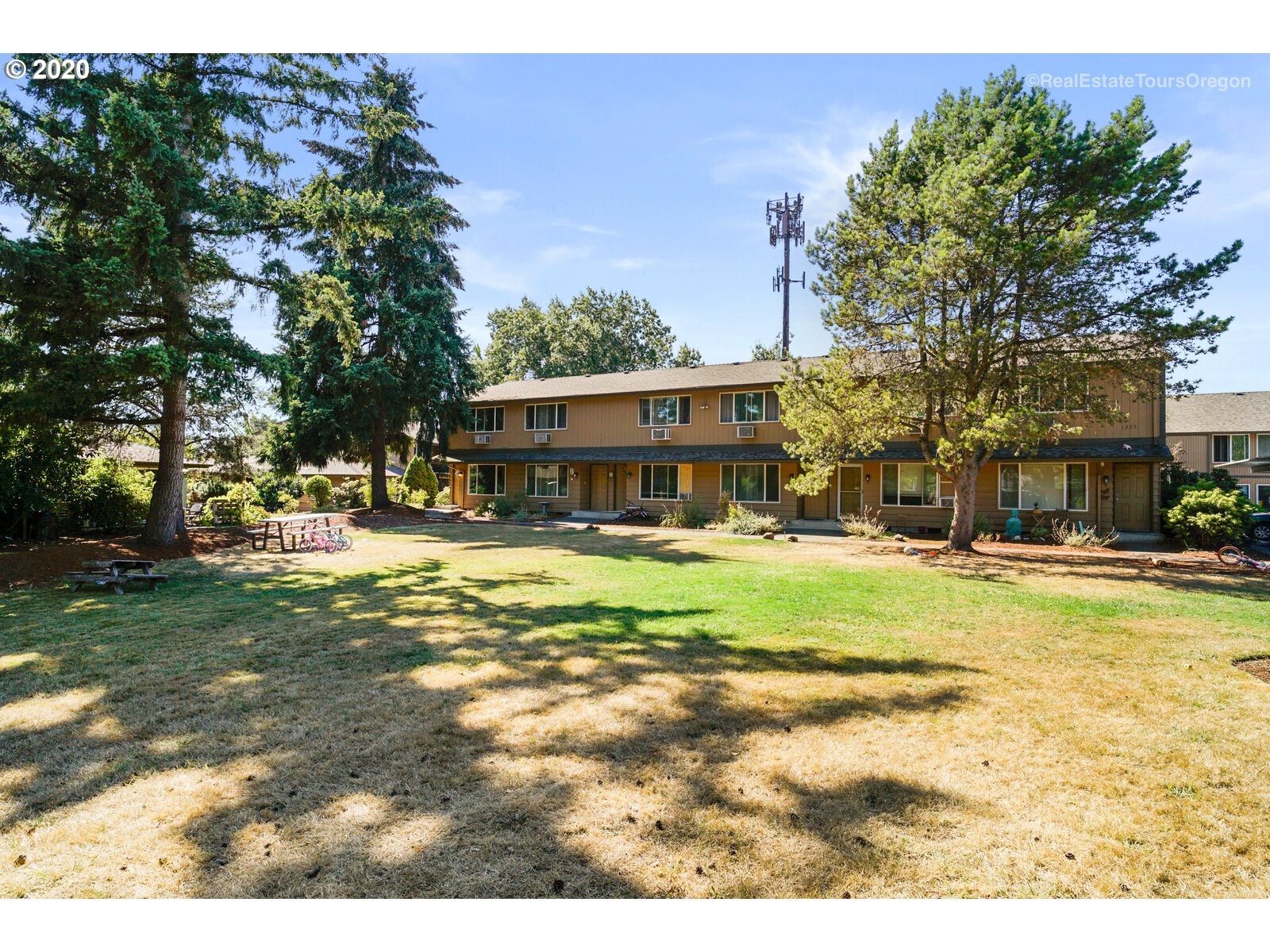 Photo #4: 20021208 Listing 