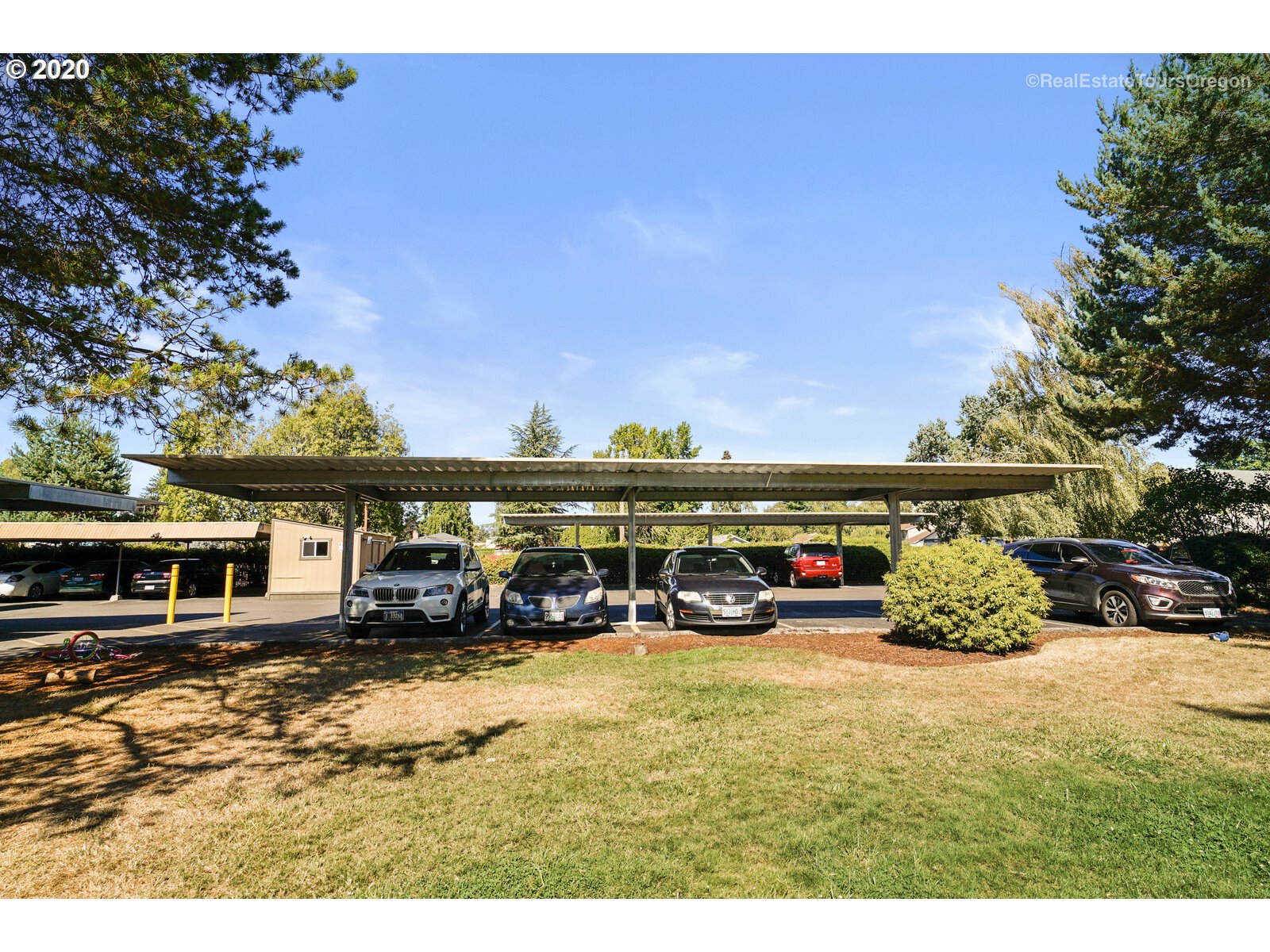 Photo #5: 20021208 Listing 
