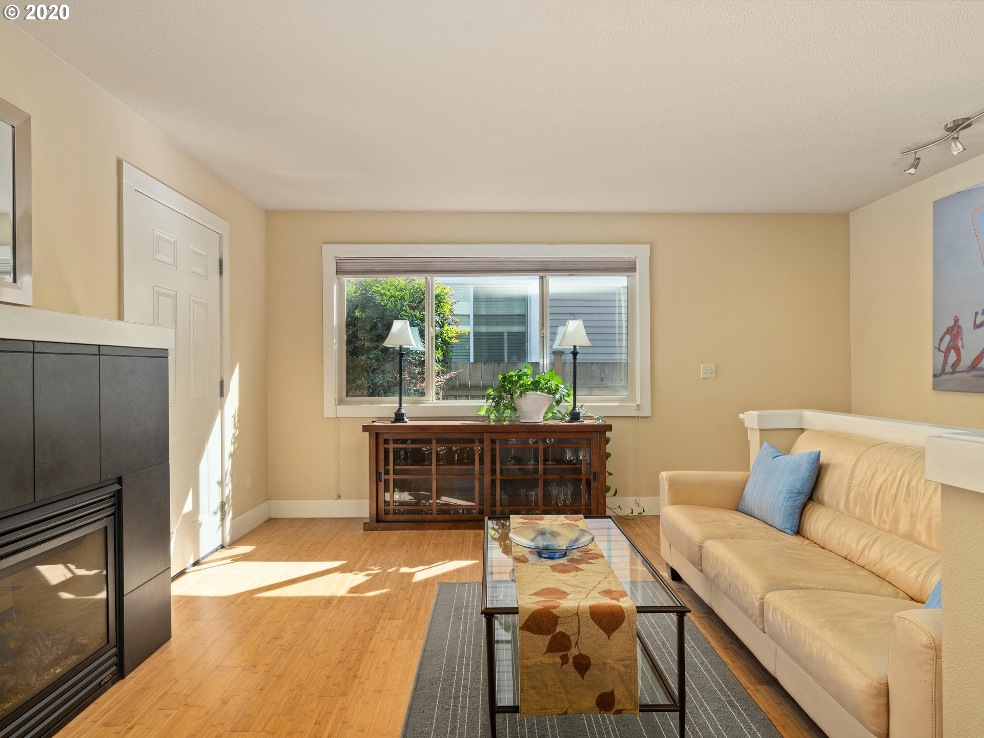Photo #6: 20023797 Listing 