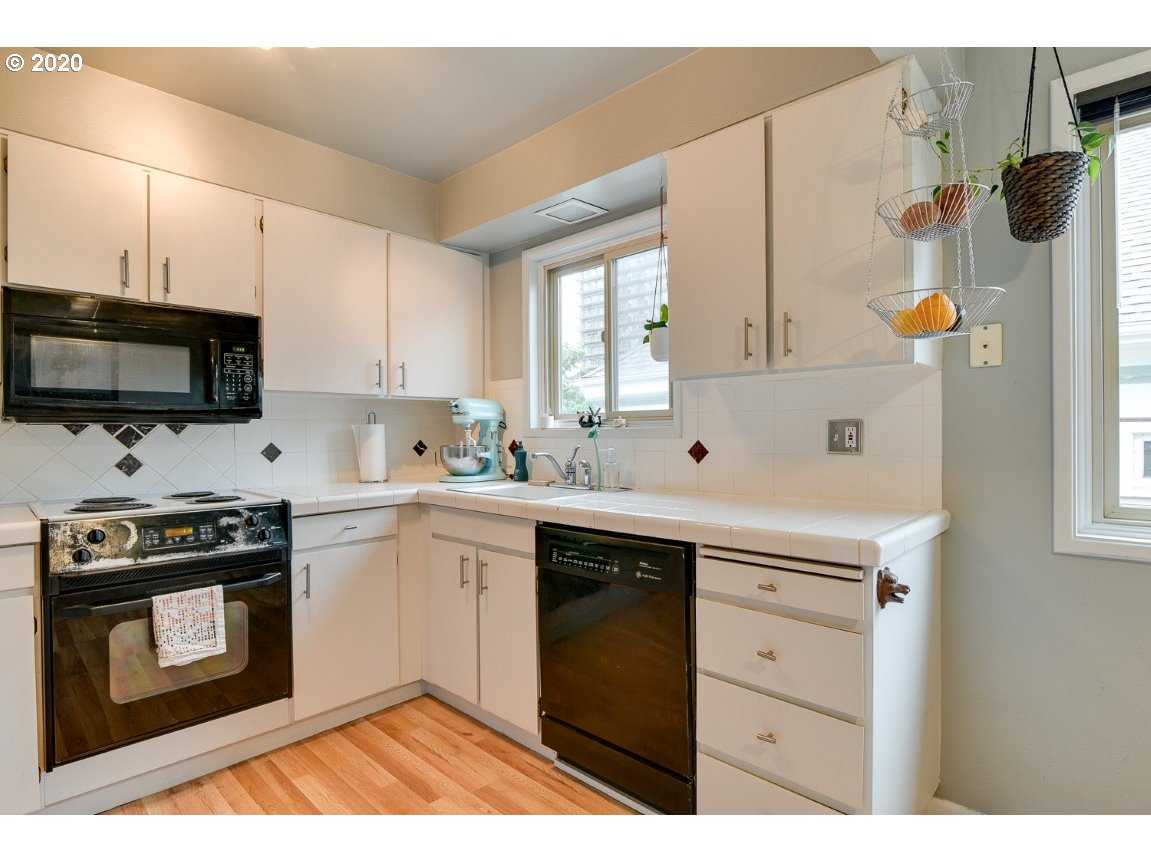 Photo #6: 20031469 Listing 