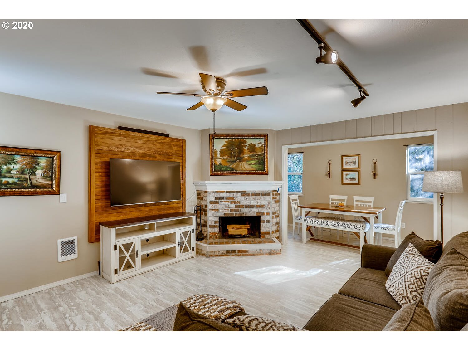 Photo #5: 20034061 Listing 