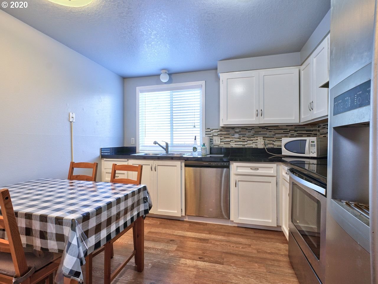 Photo #4: 20041396 Listing 