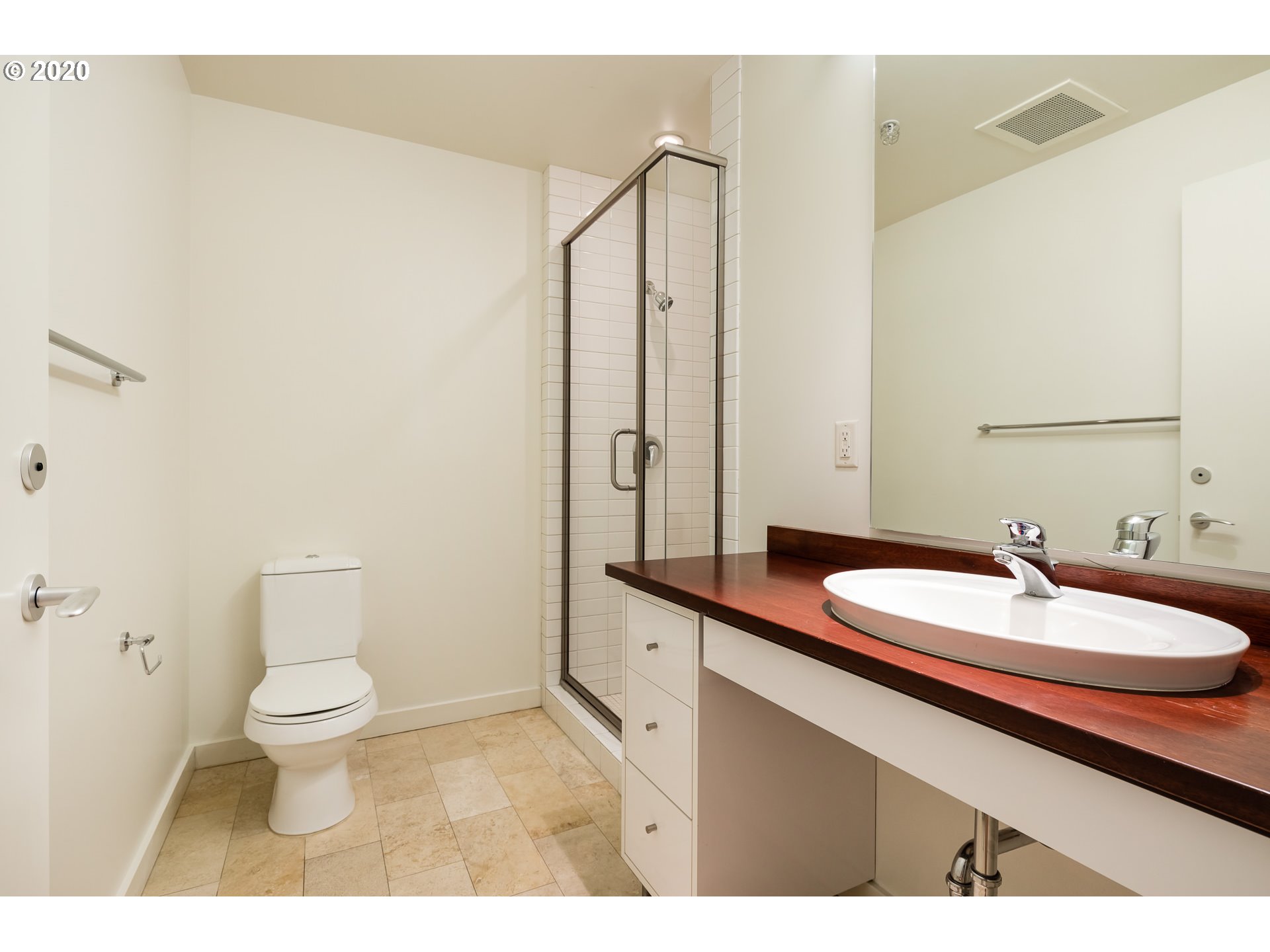Photo #5: 20041885 Listing 