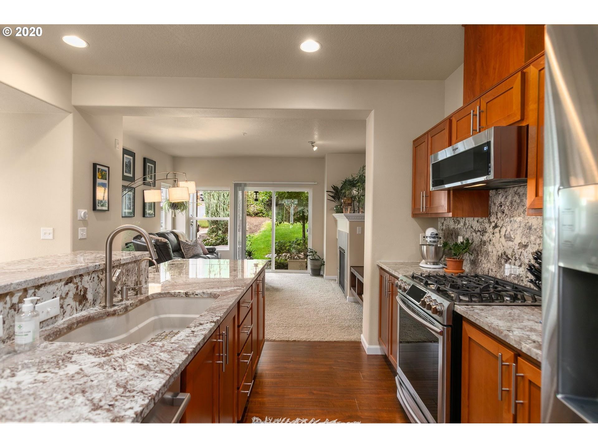 Photo #4: 20048618 Listing 