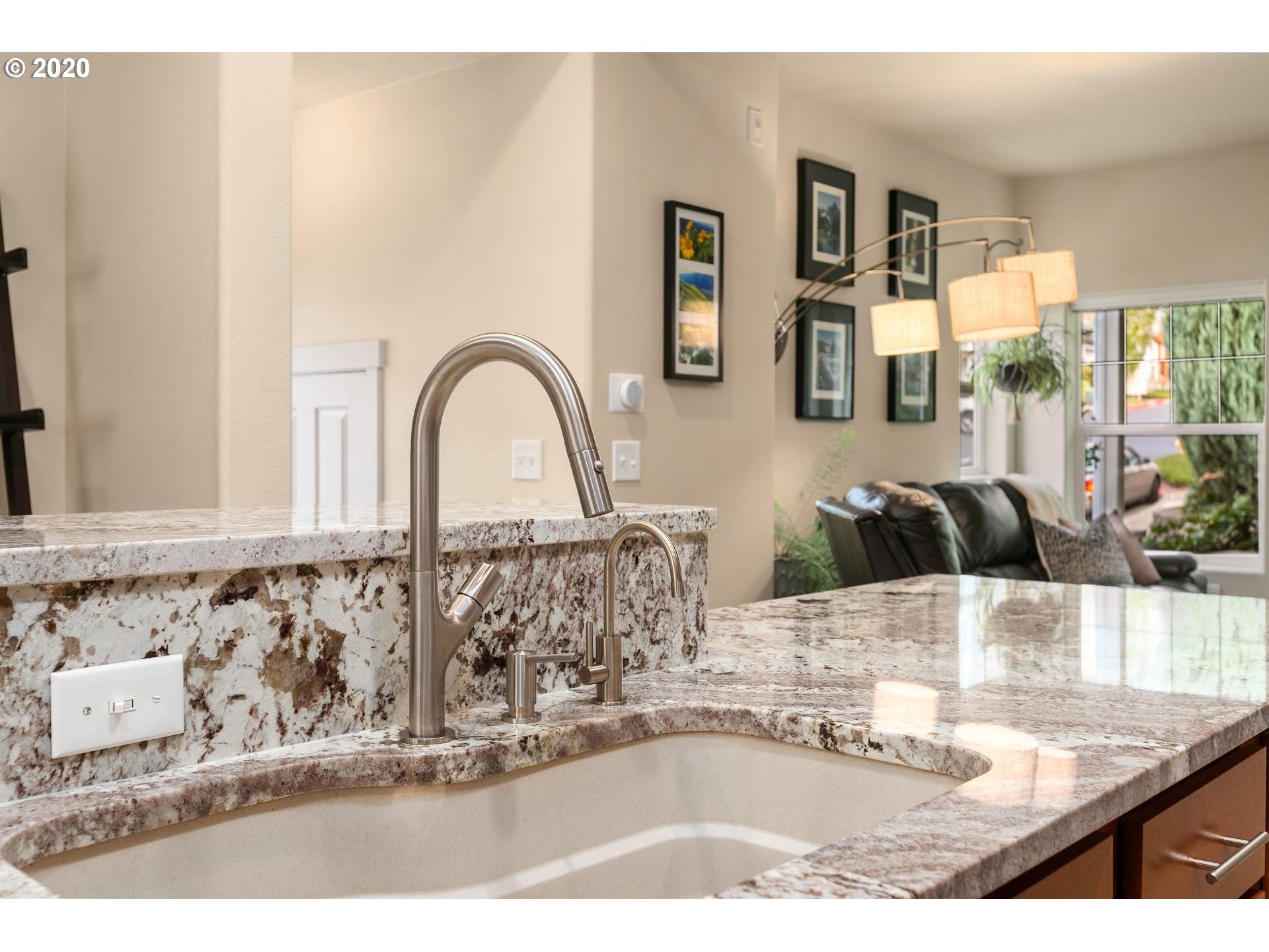 Photo #5: 20048618 Listing 