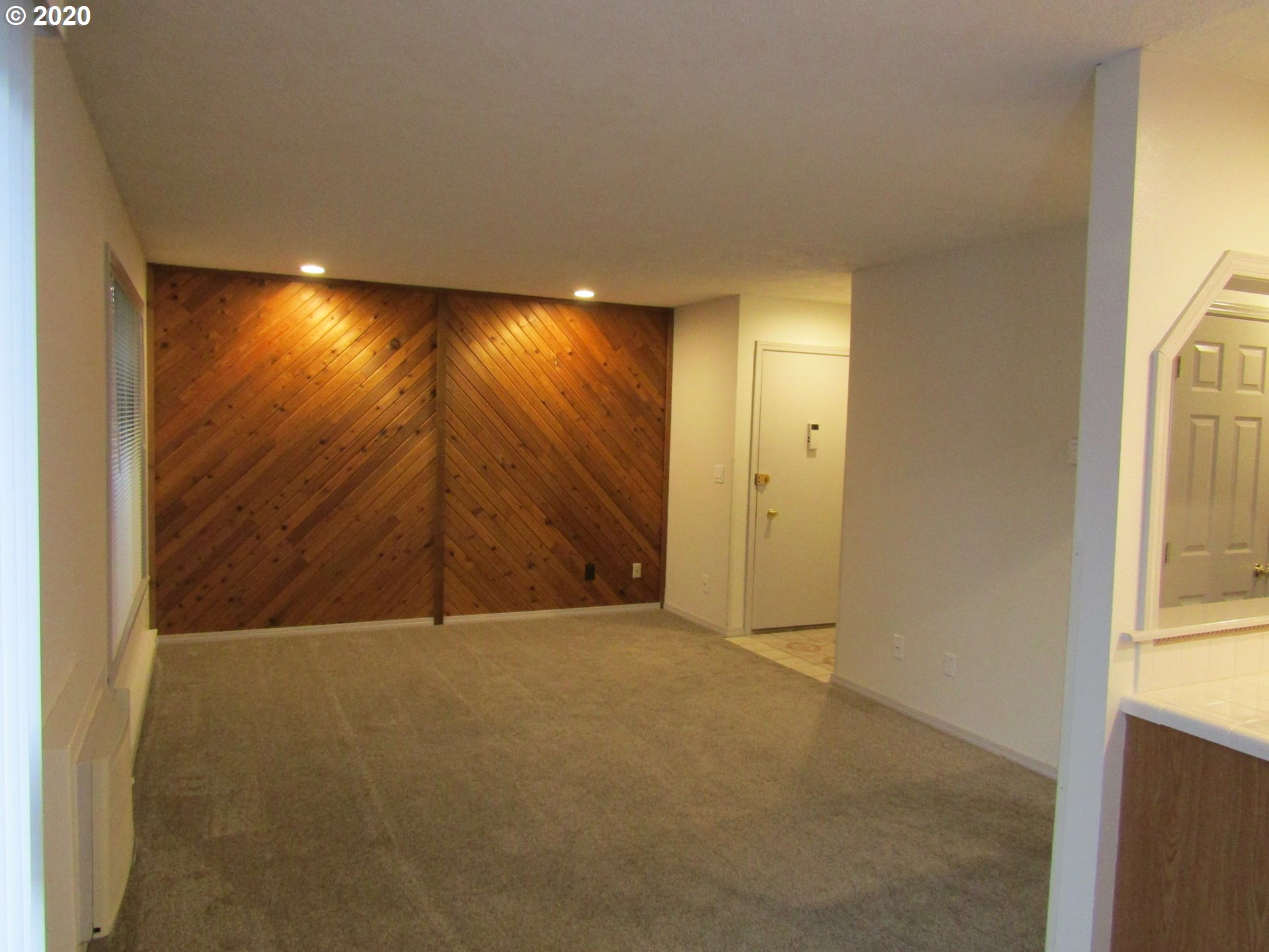 Photo #4: 20048873 Listing 