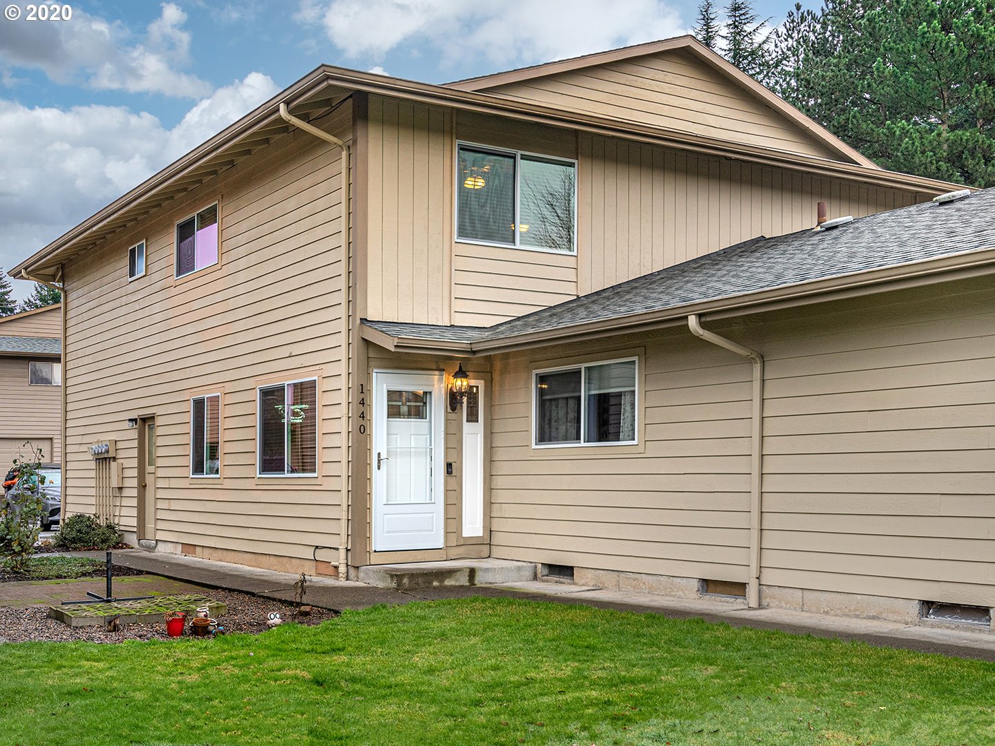 Photo #2: 20050094 Listing 