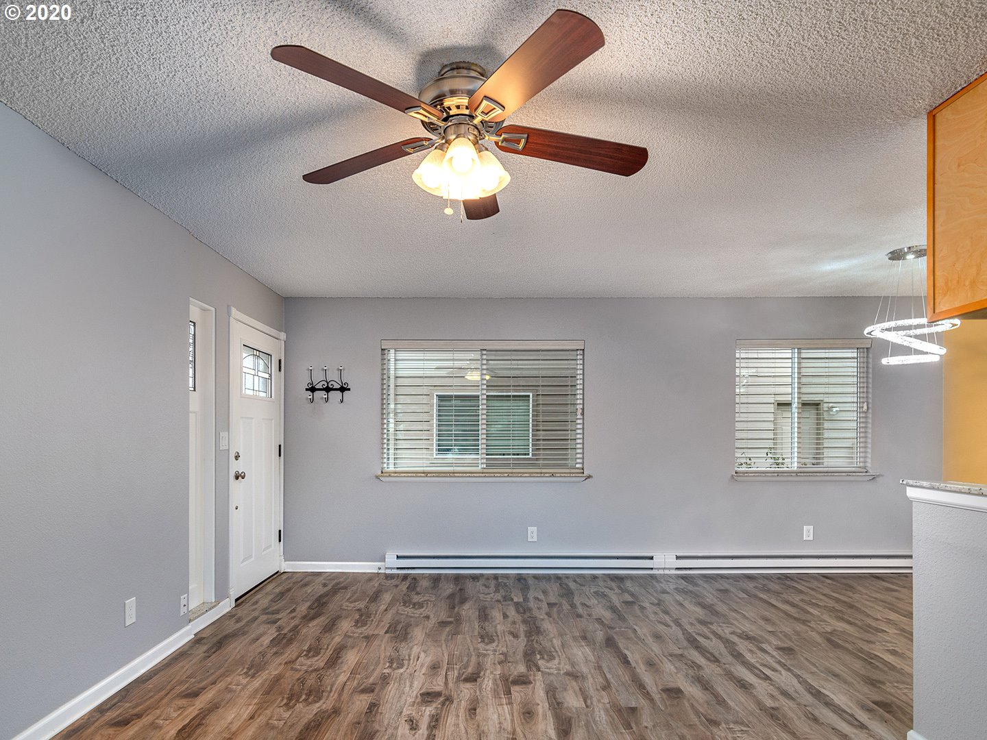 Photo #5: 20050094 Listing 