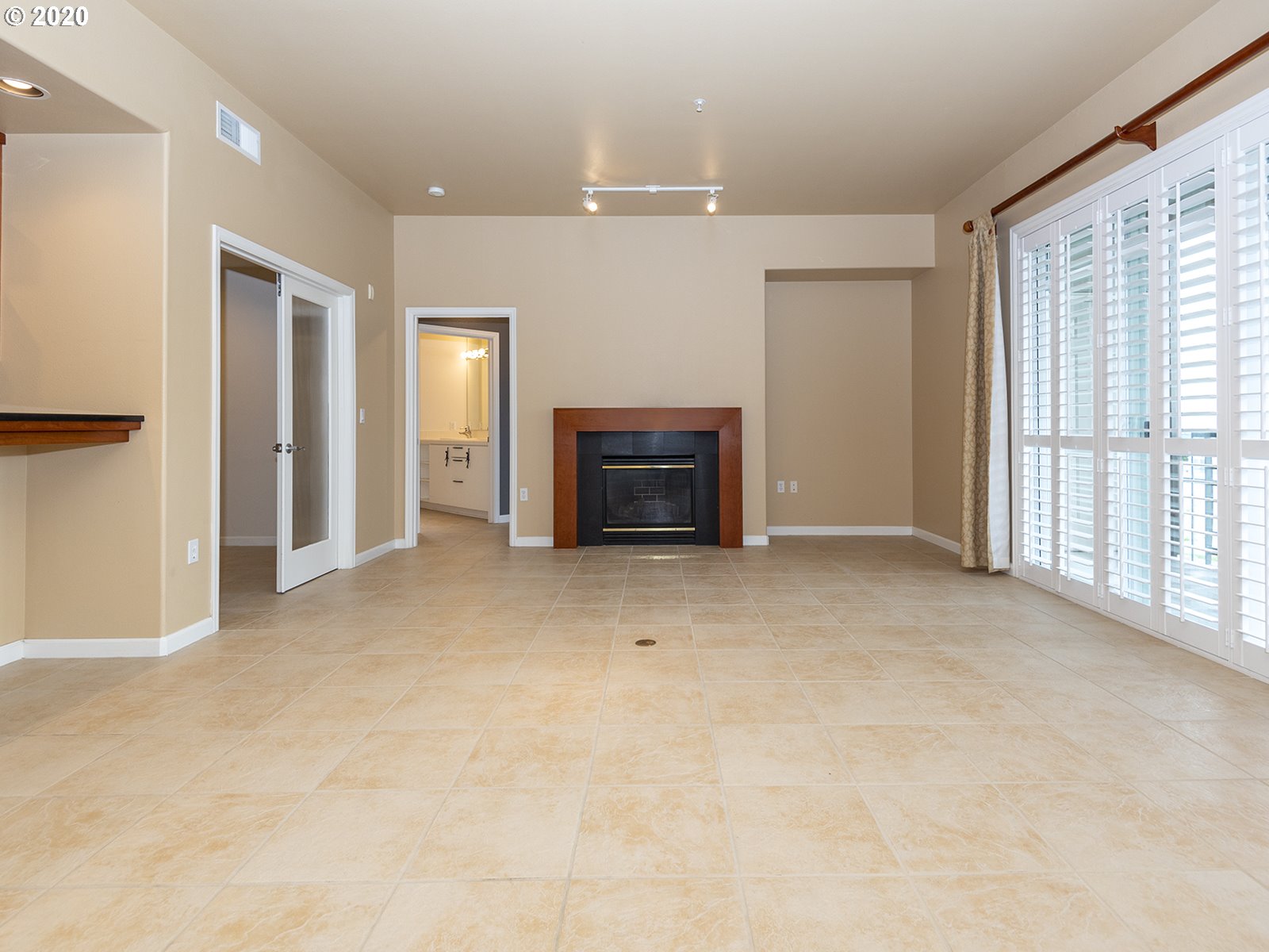 Photo #4: 20052721 Listing 