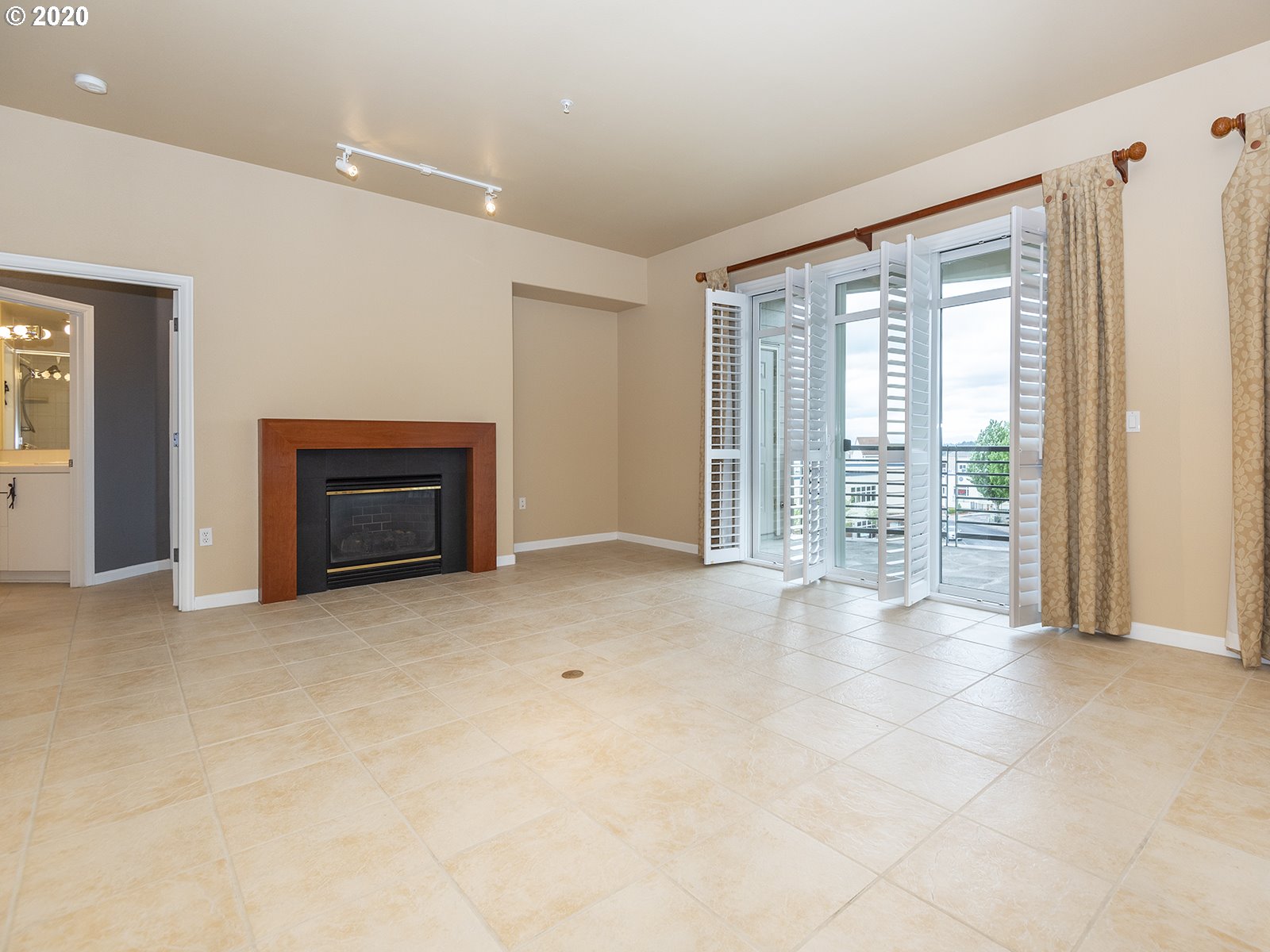 Photo #5: 20052721 Listing 
