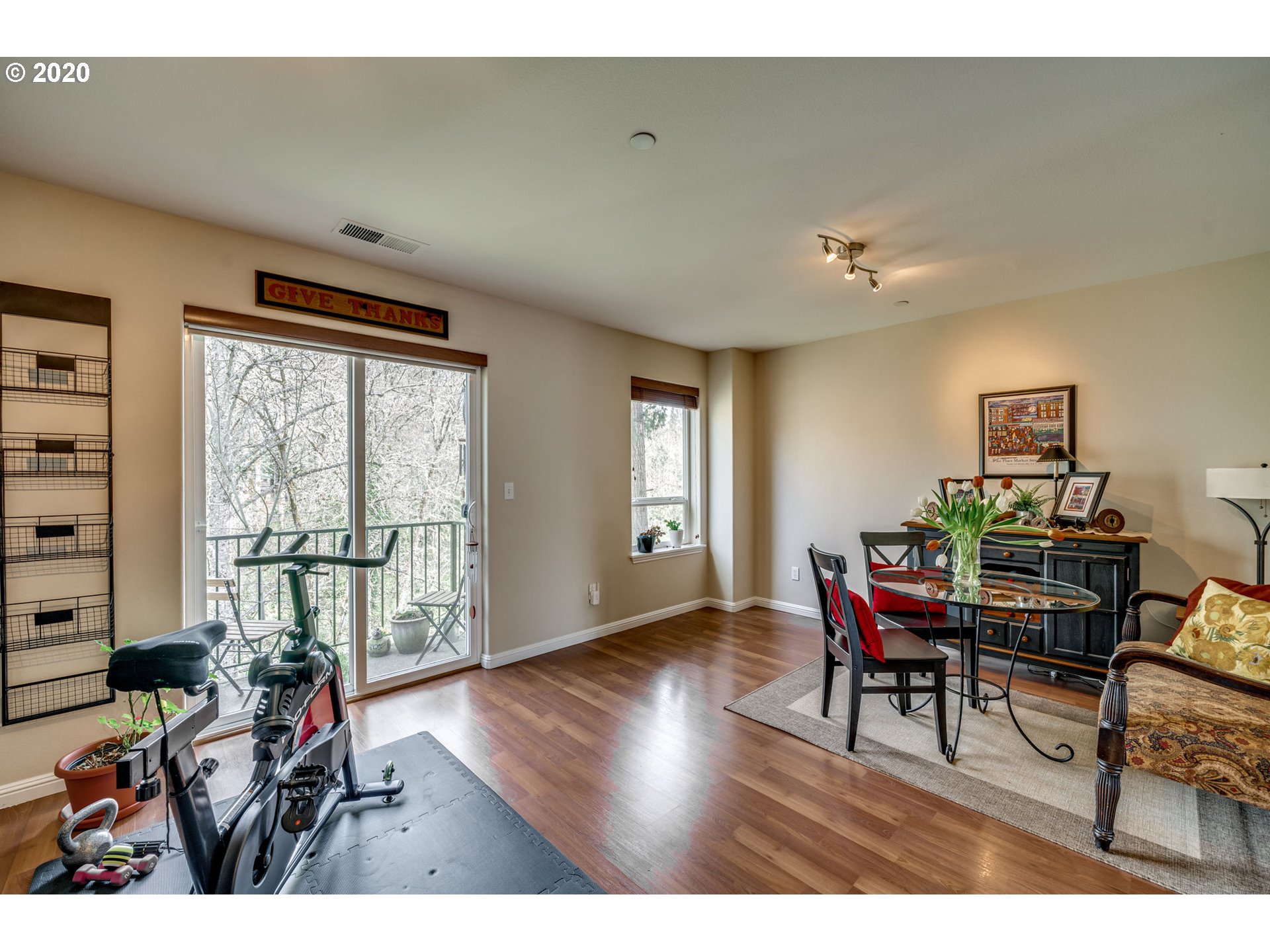 Photo #5: 20055336 Listing 