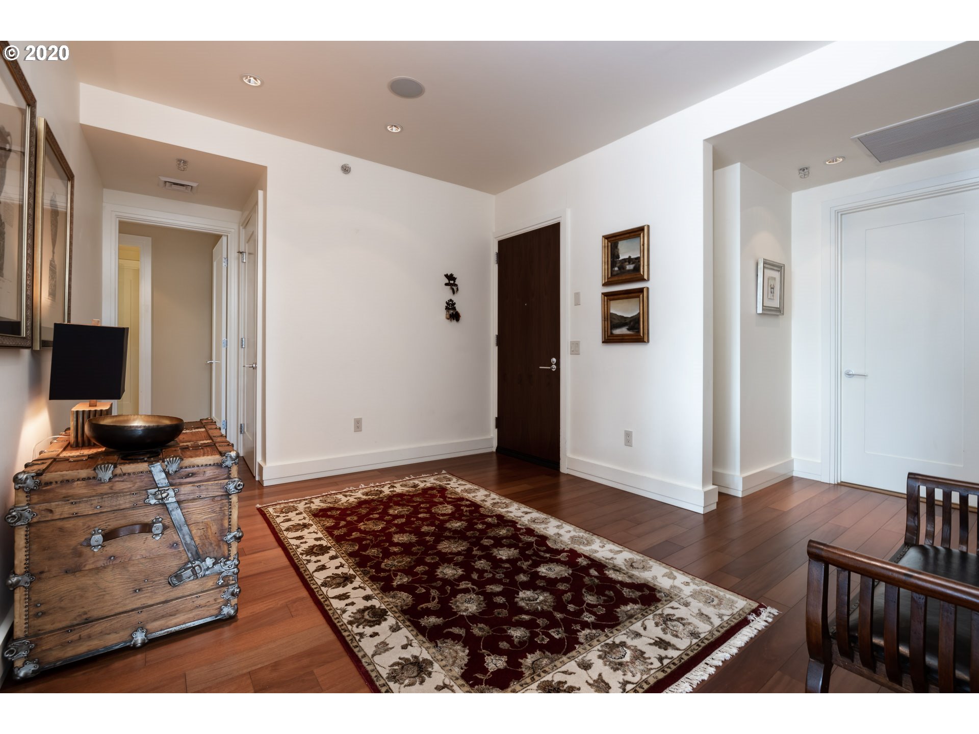 Photo #3: 20056550 Listing 