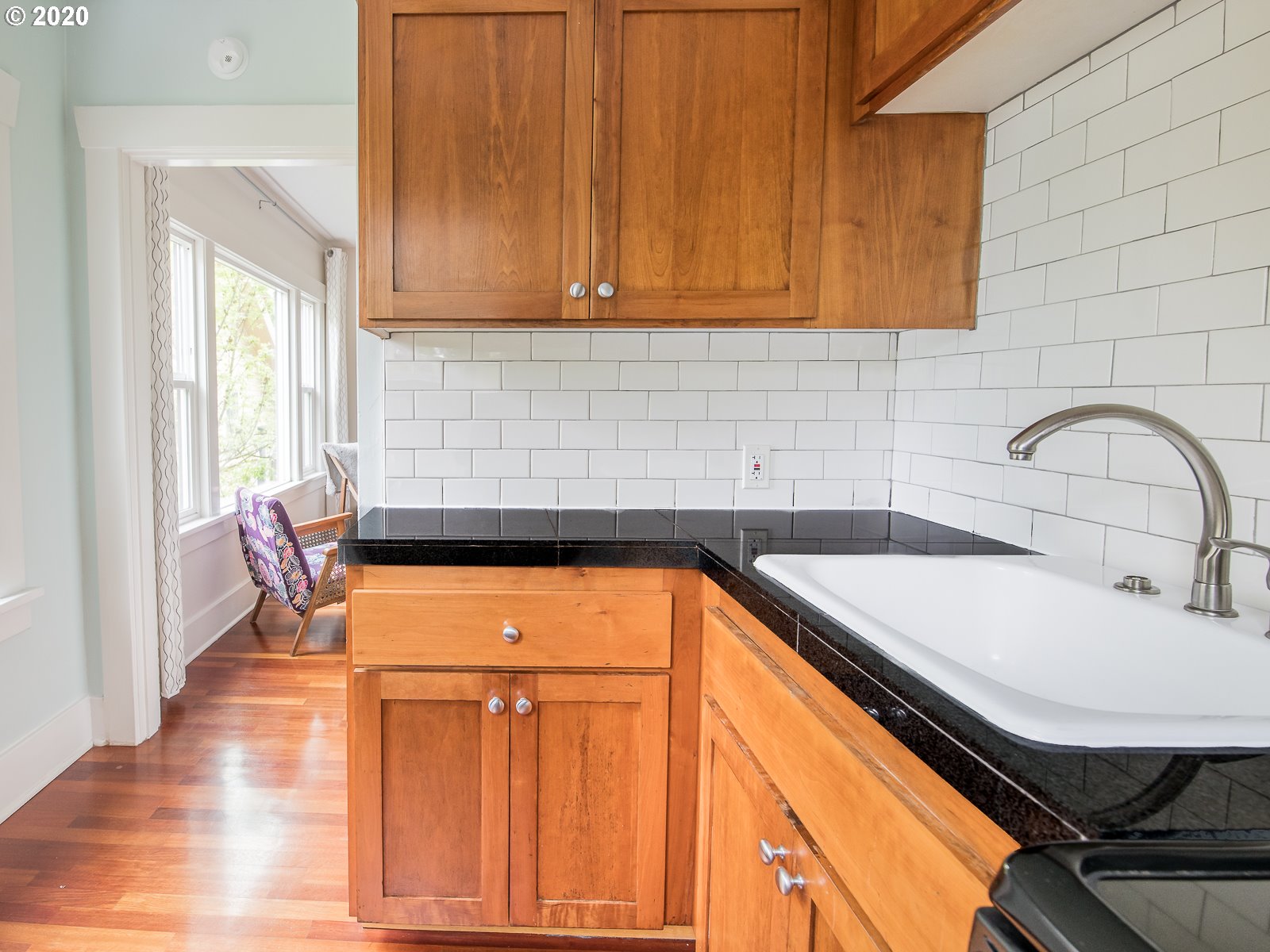 Photo #6: 20057318 Listing 