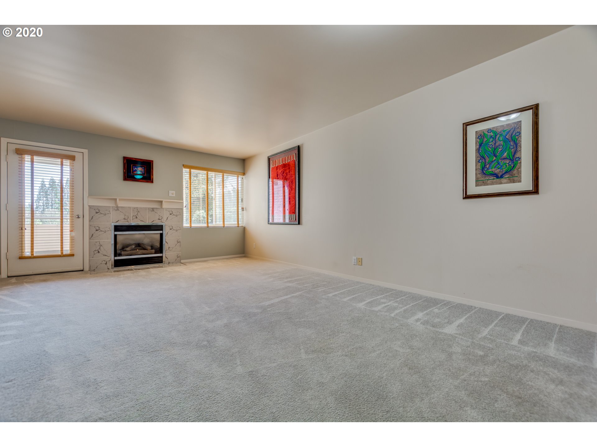 Photo #2: 20057358 Listing 