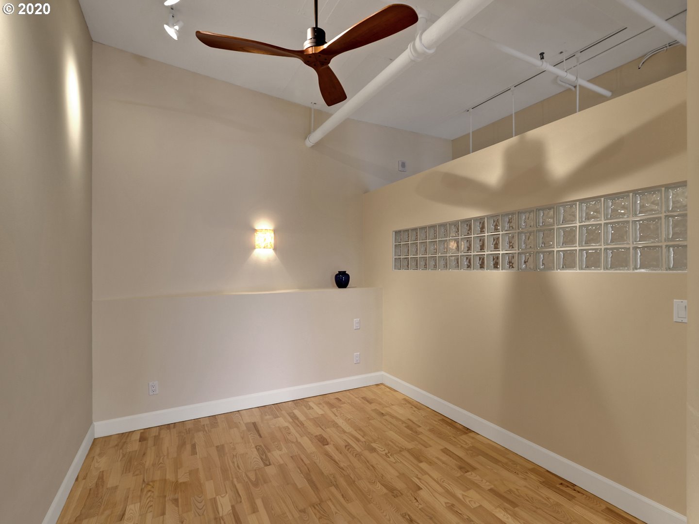 Photo #6: 20058744 Listing 