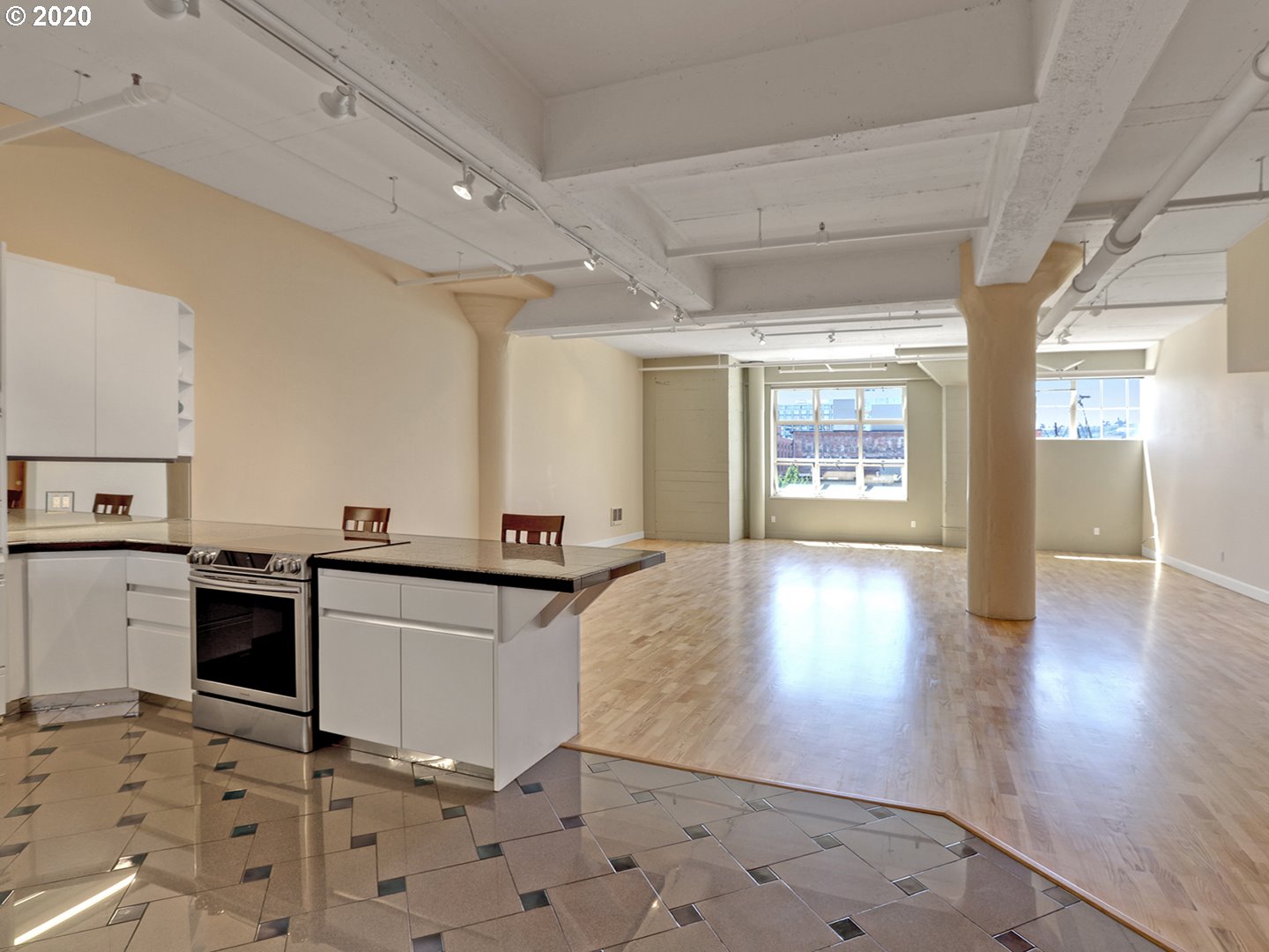 Photo #3: 20058744 Listing 