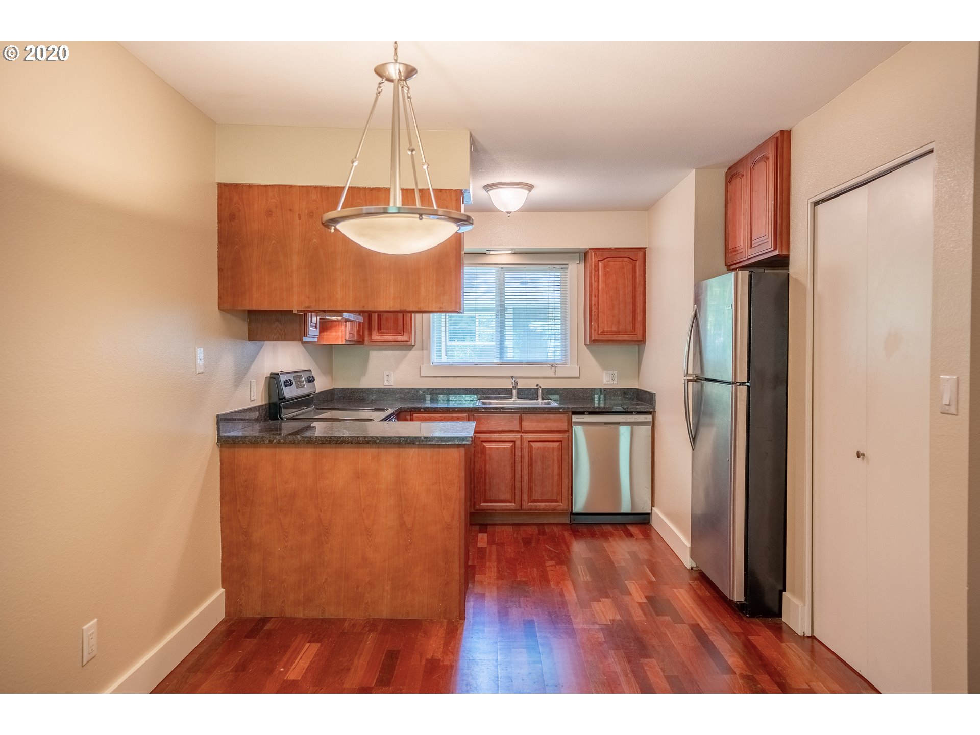 Photo #6: 20063829 Listing 