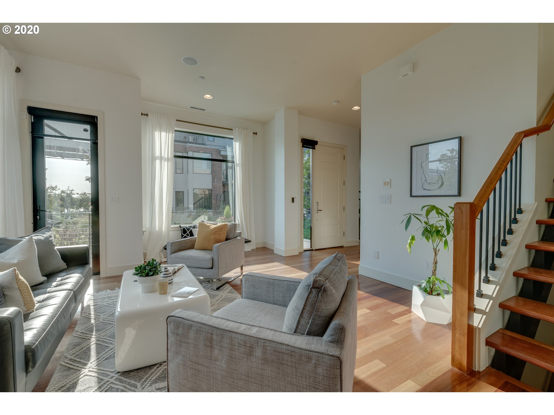Photo #3: 20065198 Listing 